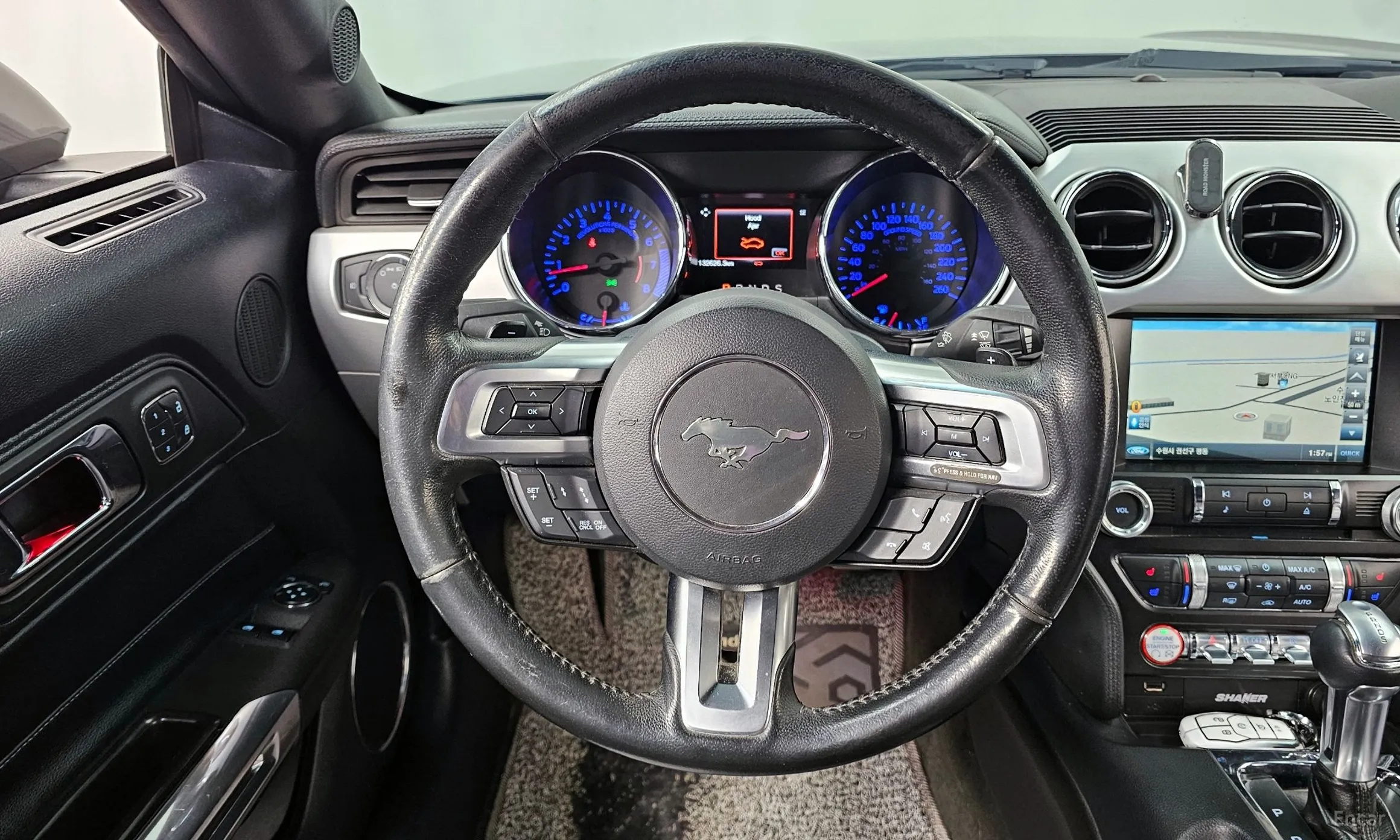 Ford Mustang превью 13
