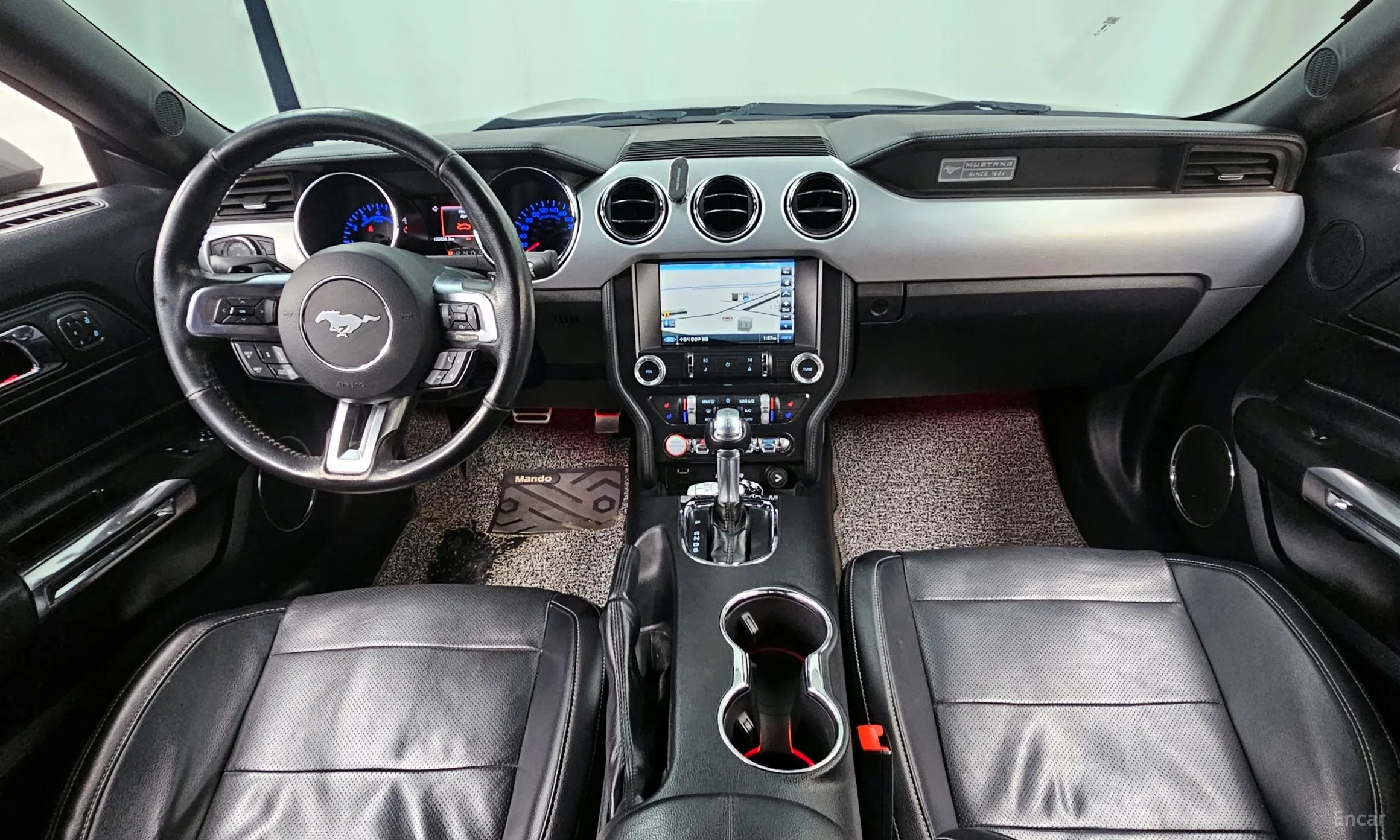 Ford Mustang превью 7