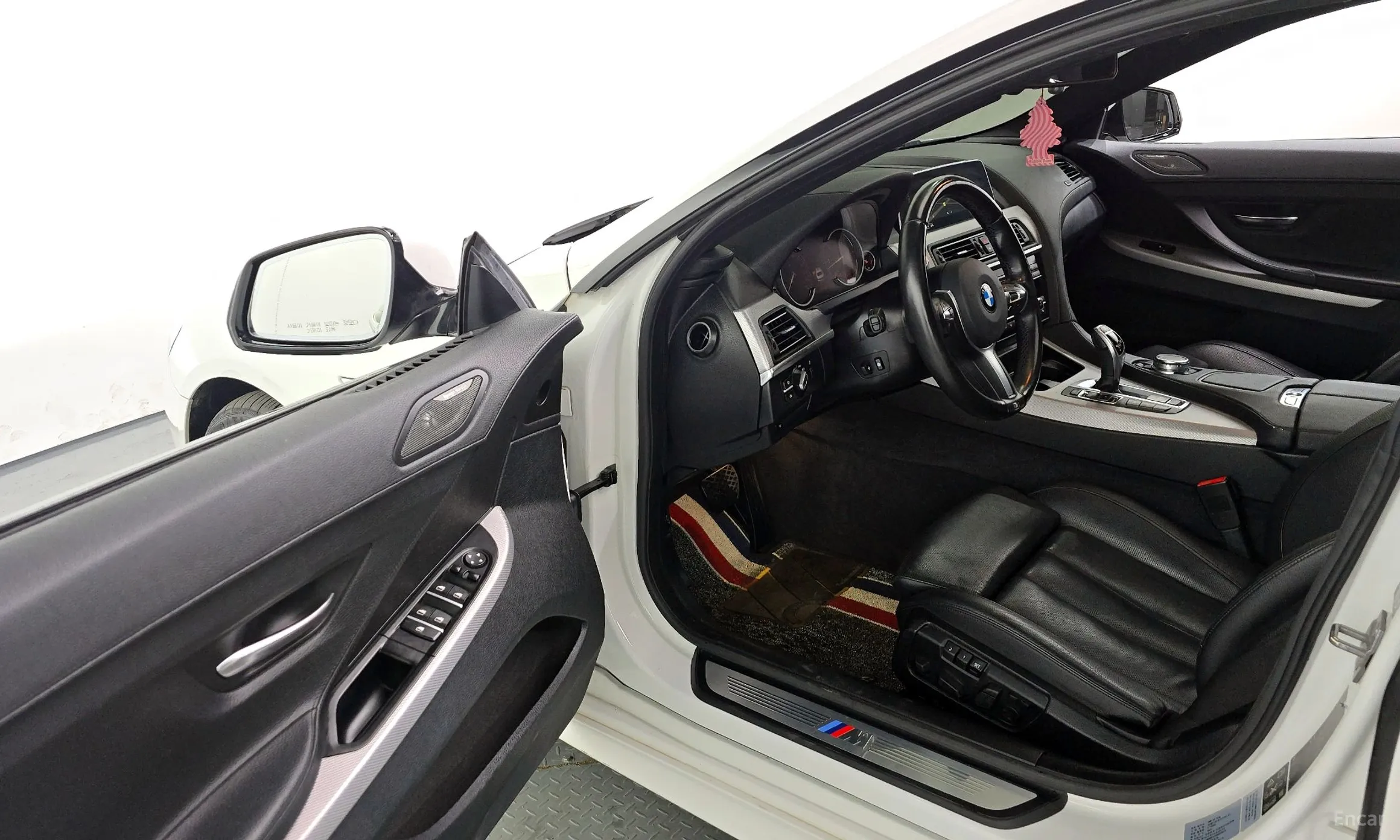 BMW 6 Series (F12) превью 10