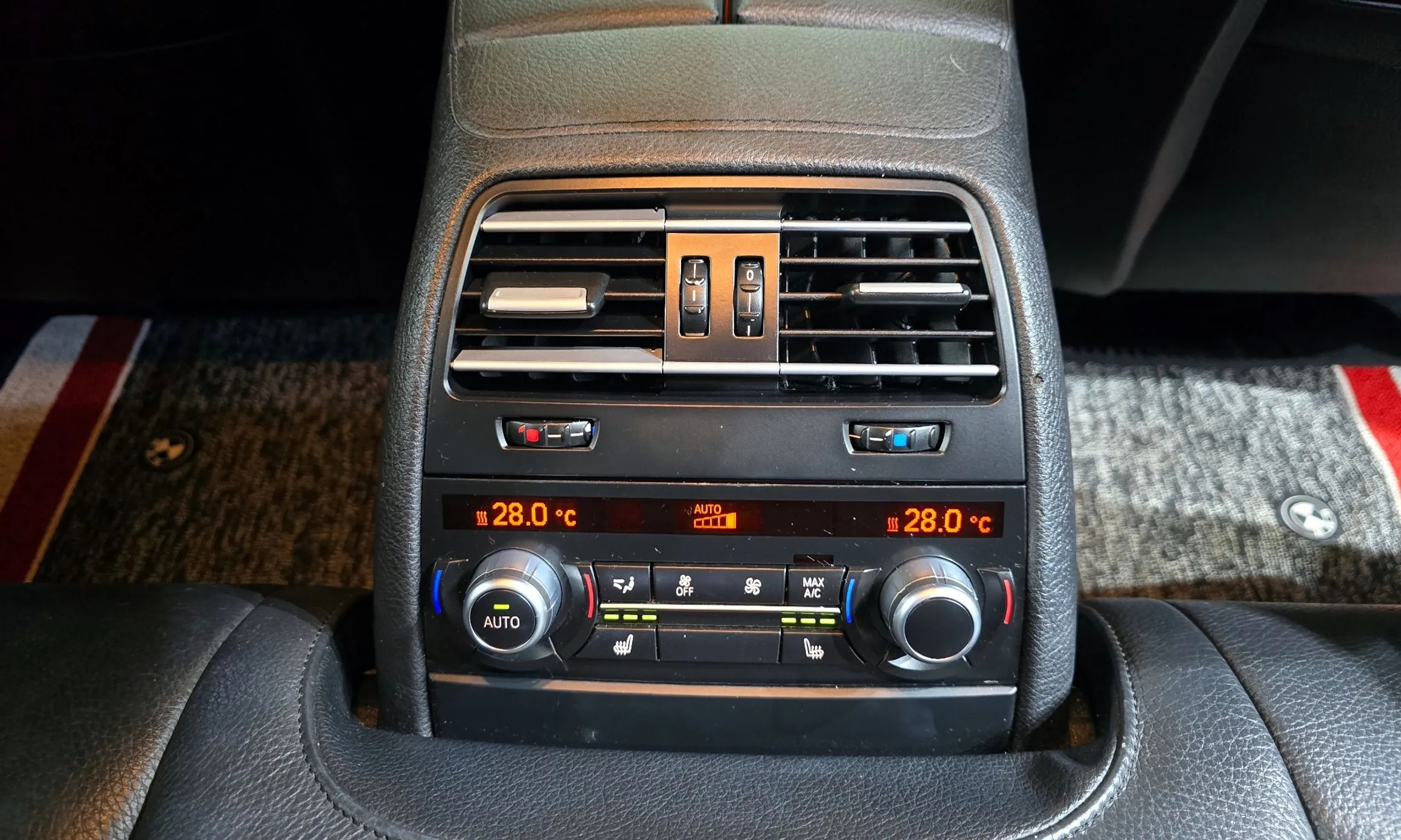 BMW 6 Series (F12) превью 19