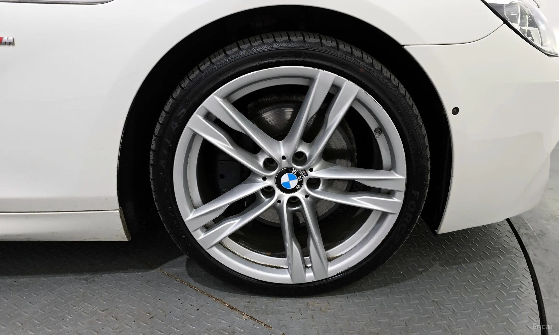 BMW 6 Series (F12) превью 5