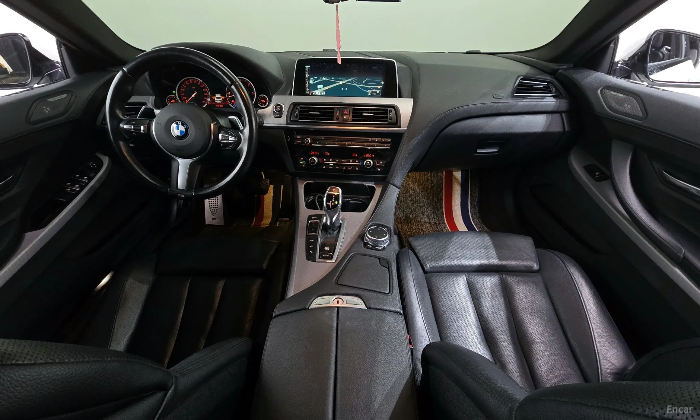 BMW 6 Series (F12) превью 7