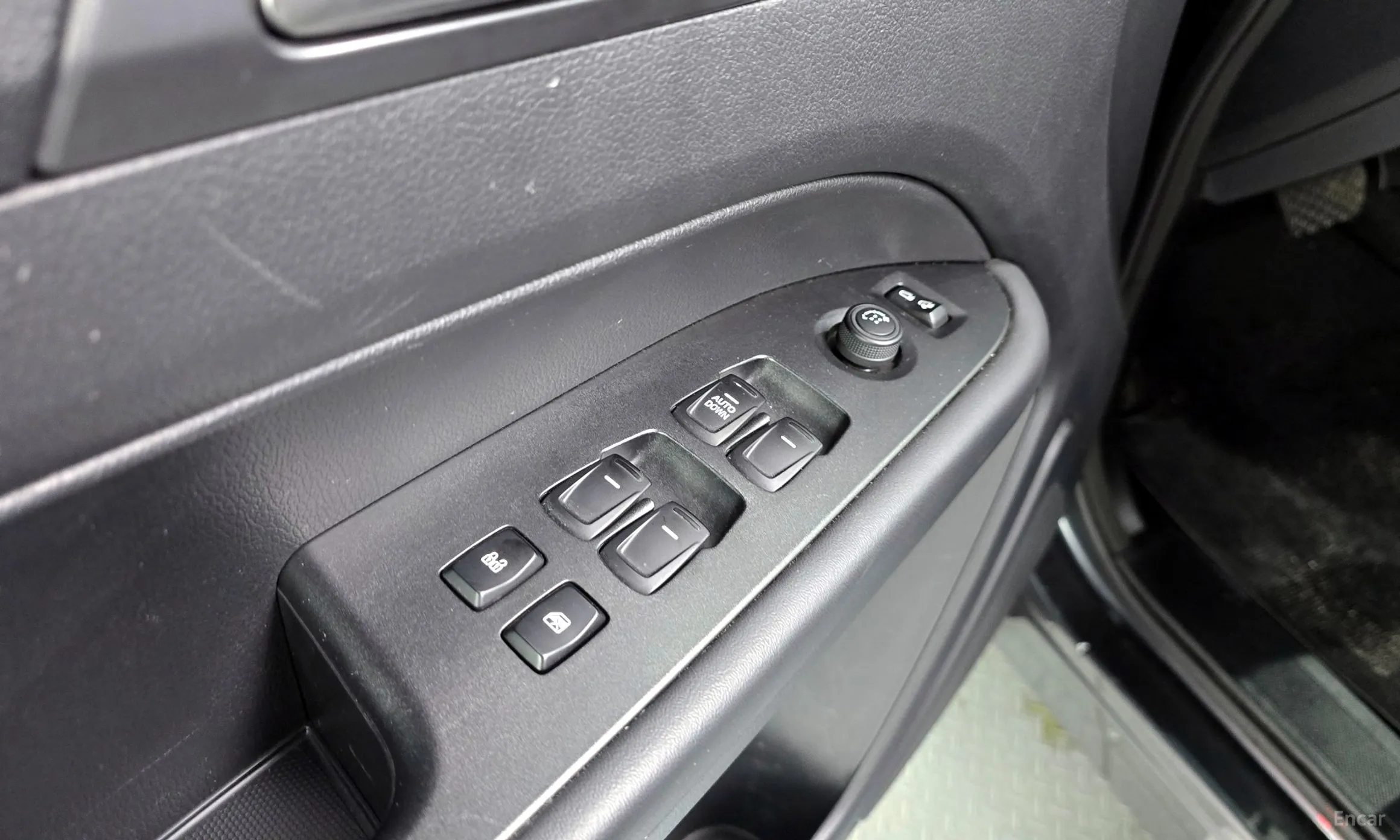 KG Mobility (SsangYong) Rexton Sports превью 17