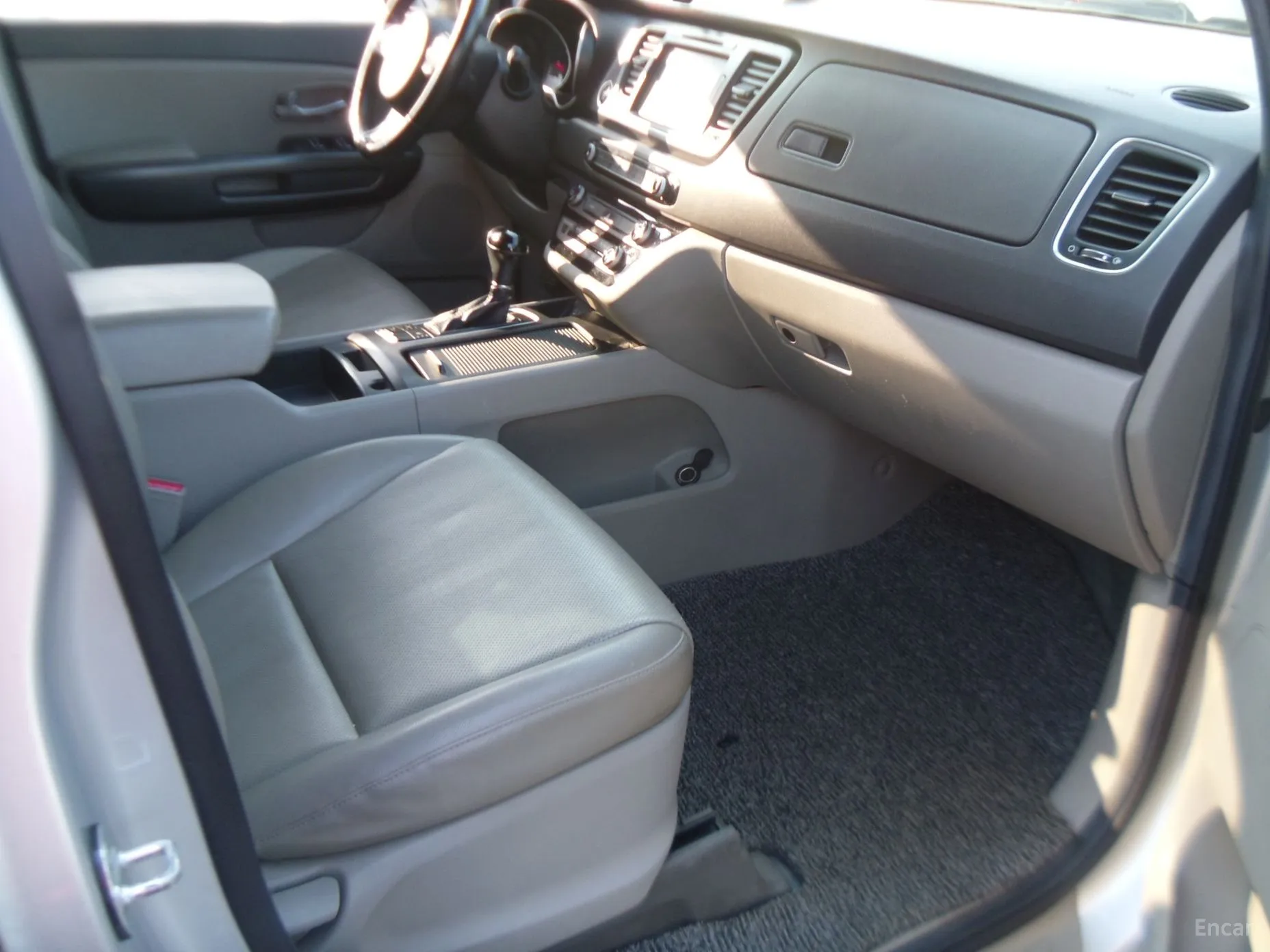 Kia Carnival превью 16