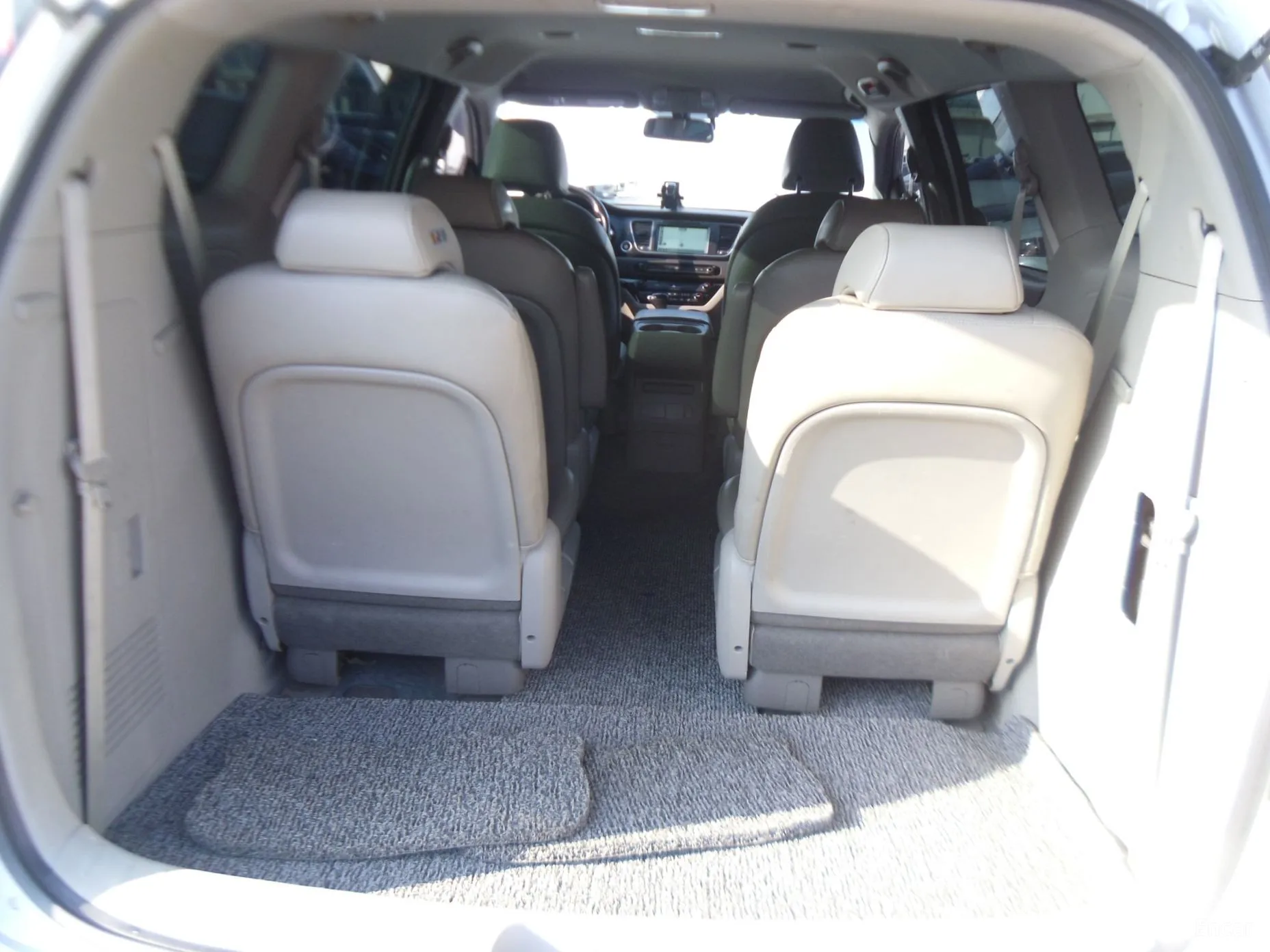 Kia Carnival превью 18