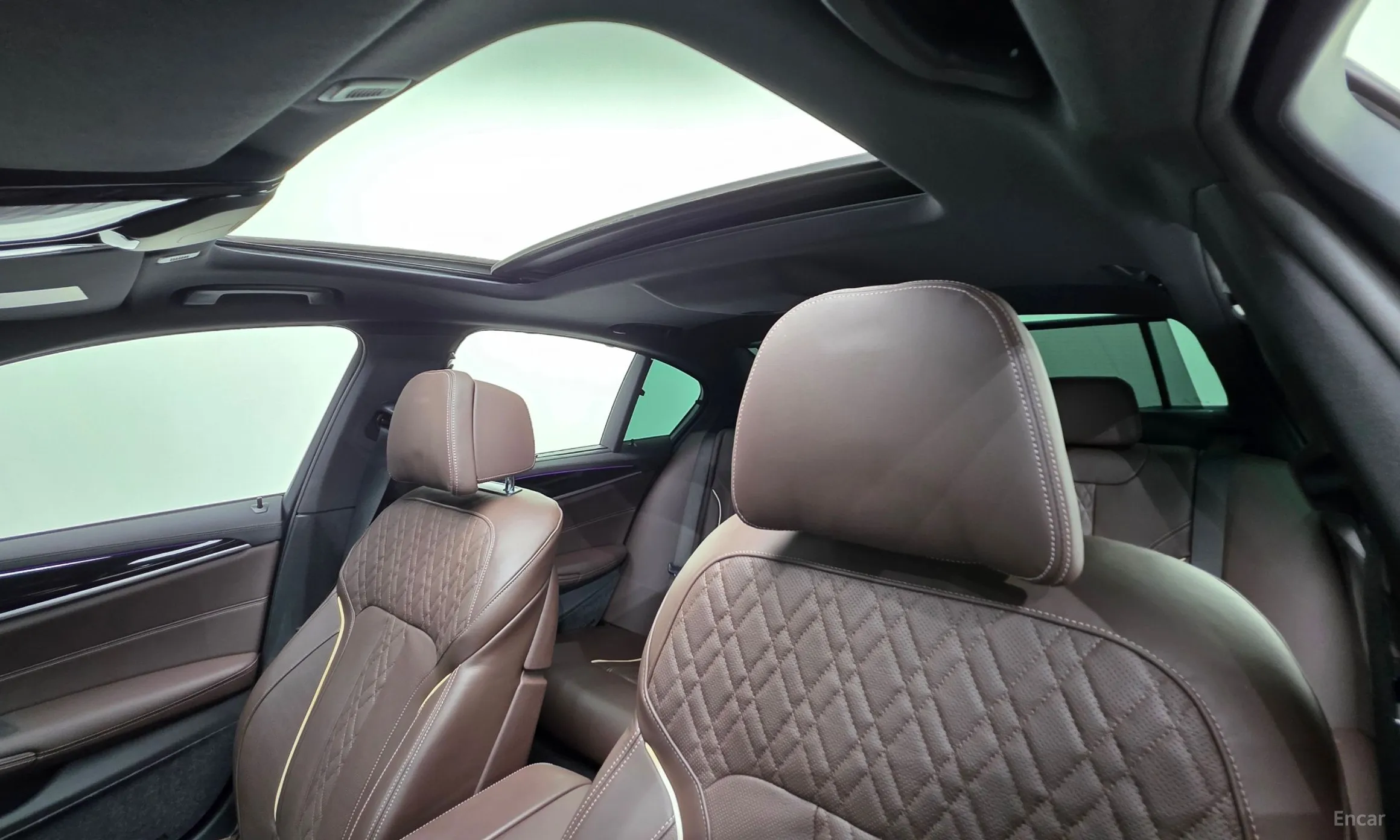 BMW 5 Series (G30) превью 12