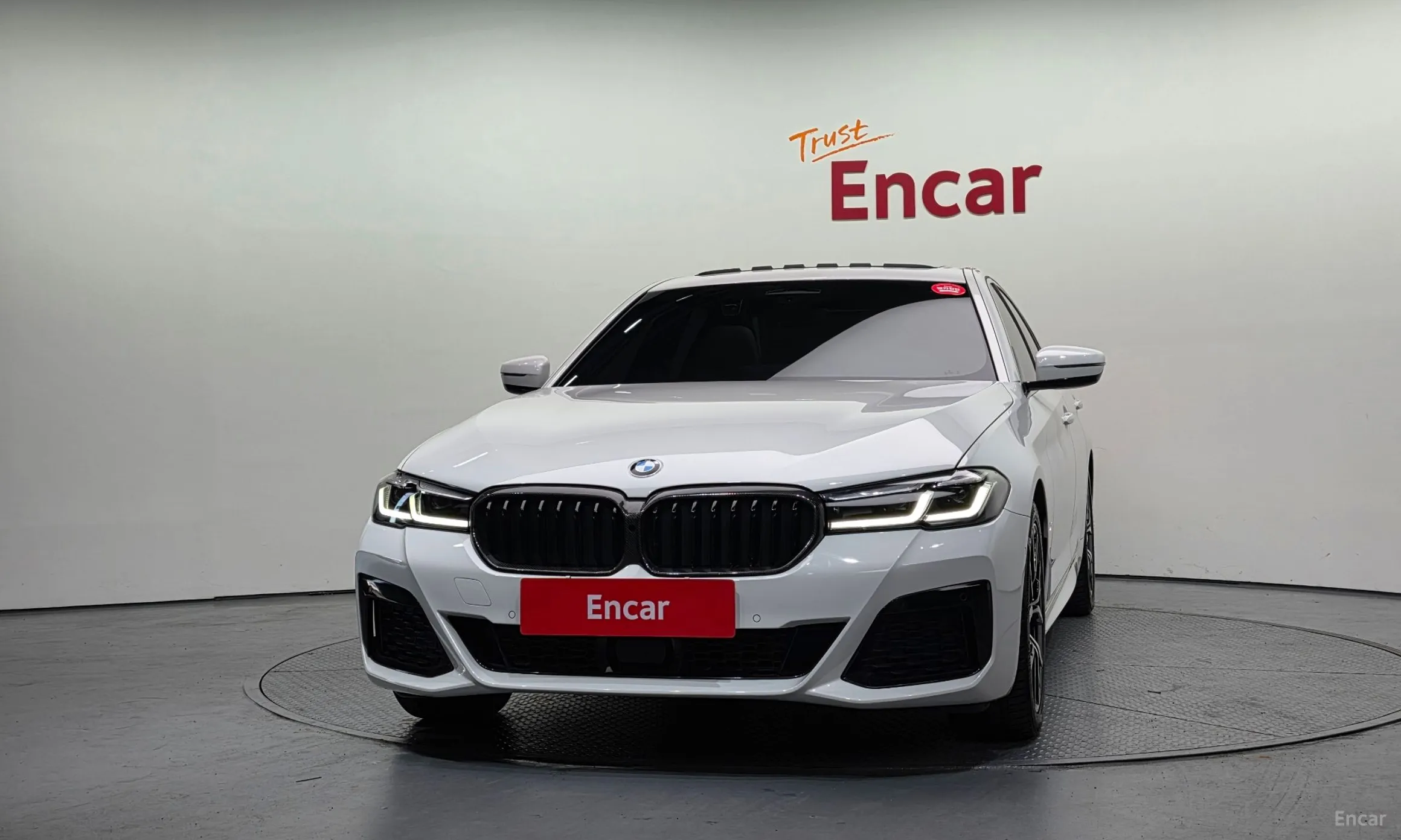 BMW 5 Series (G30) превью 3