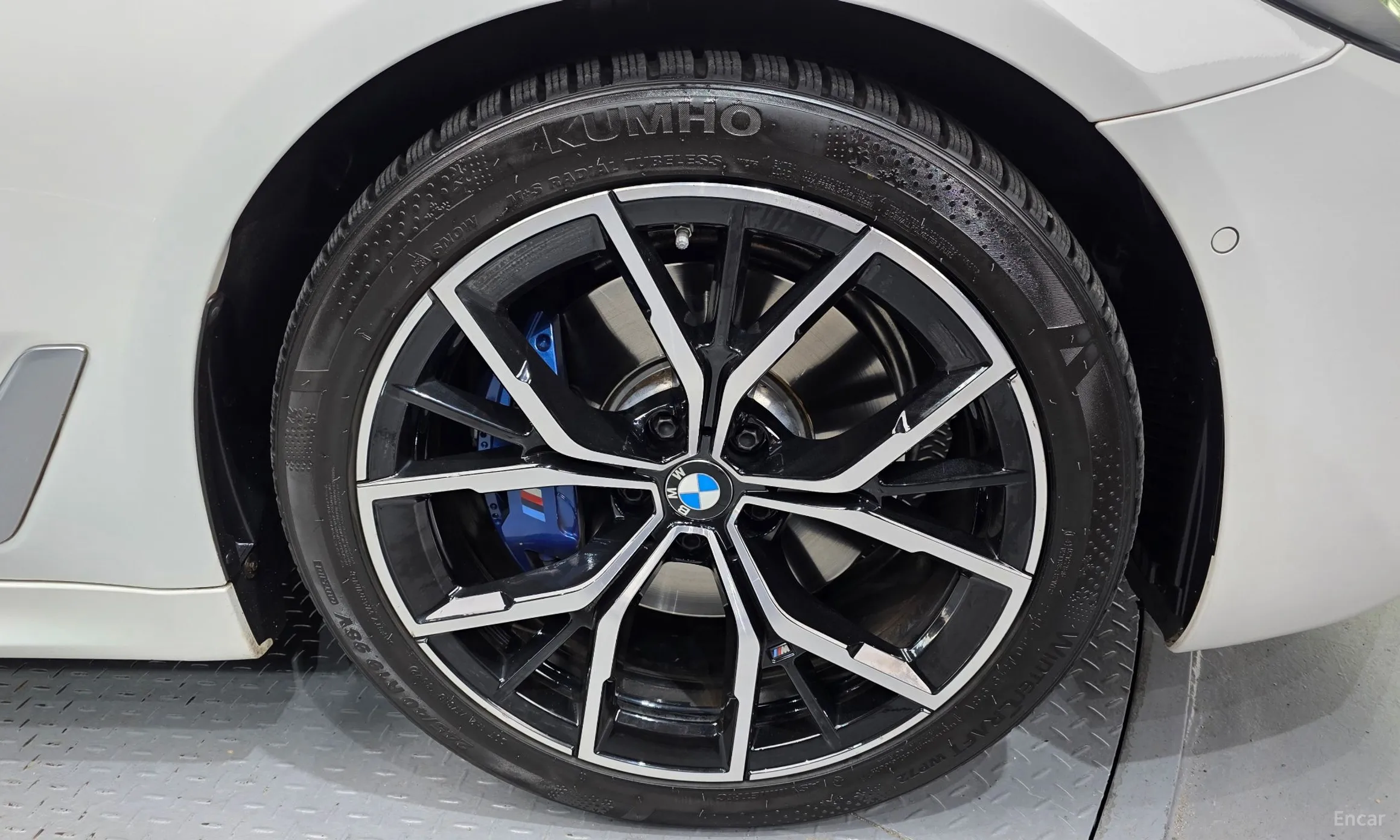 BMW 5 Series (G30) превью 5
