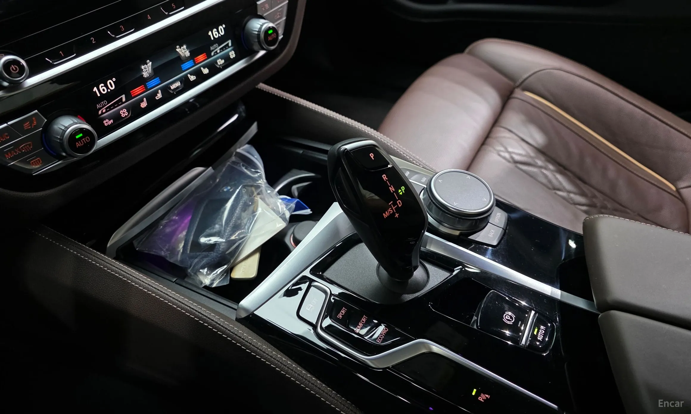 BMW 5 Series (G30) превью 9