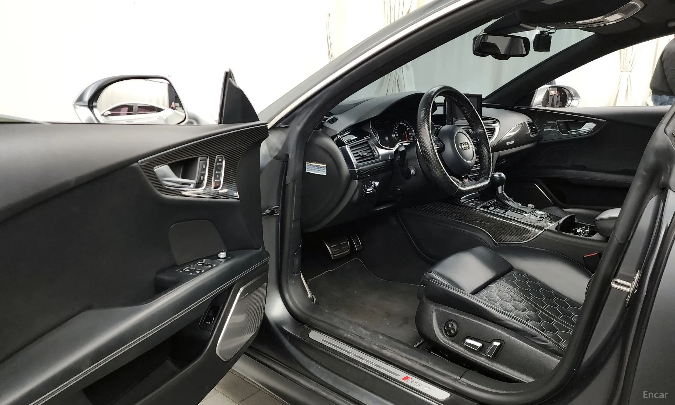 Audi RS7 превью 10
