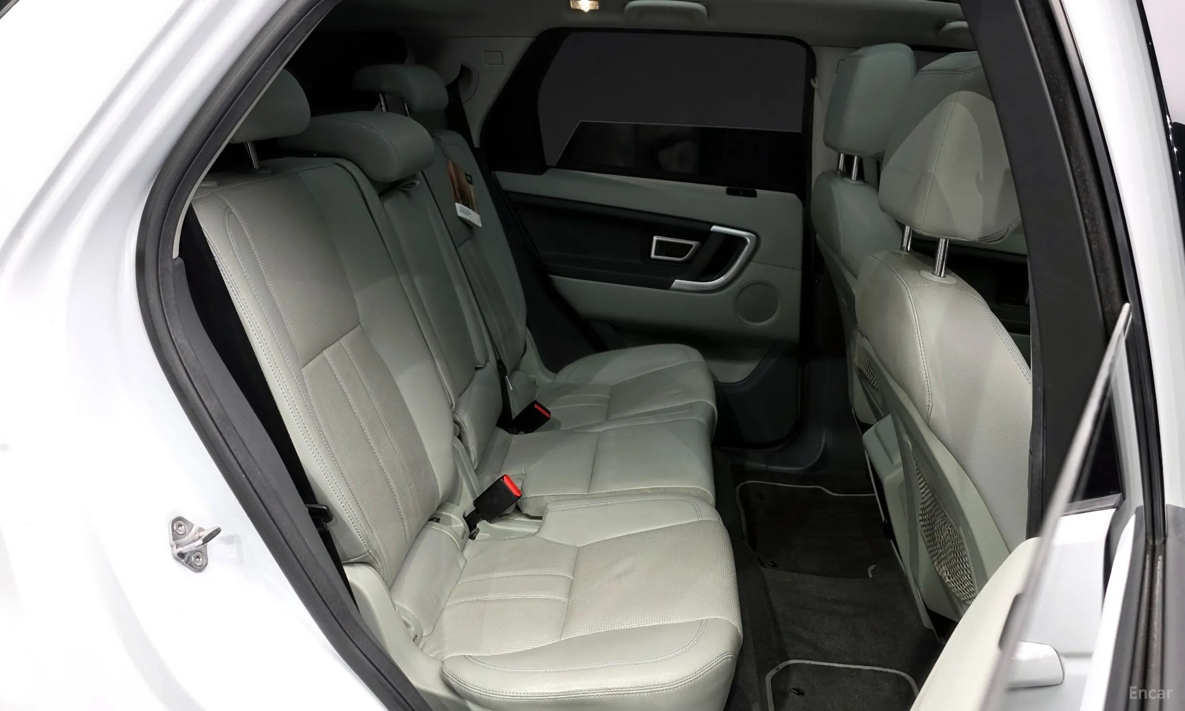 Land Rover Discovery Sports превью 12