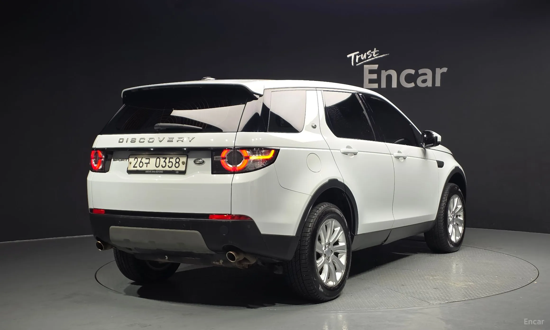 Land Rover Discovery Sports превью 2