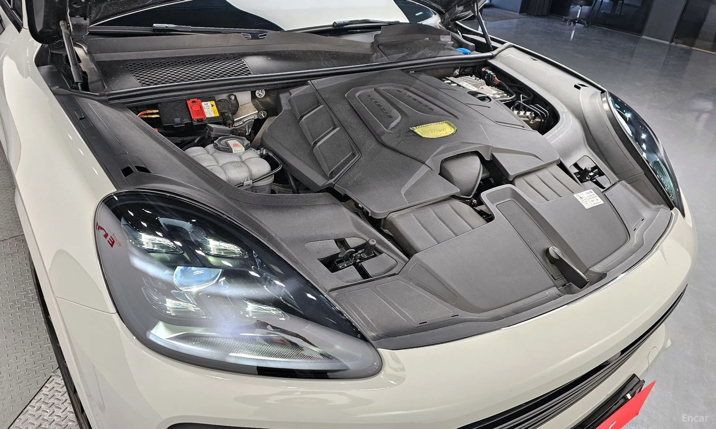 Porsche Cayenne (PO536) превью 6