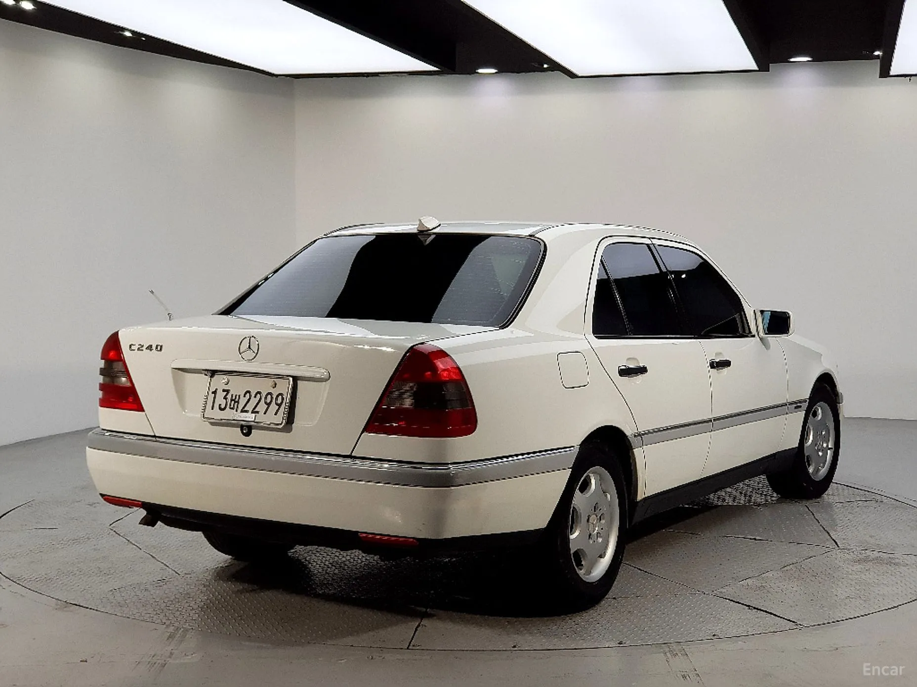 Mercedes Benz C-Class превью 4