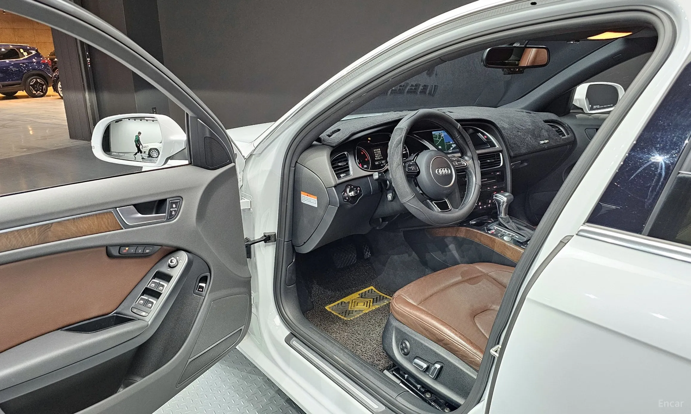 Audi New A4 превью 11