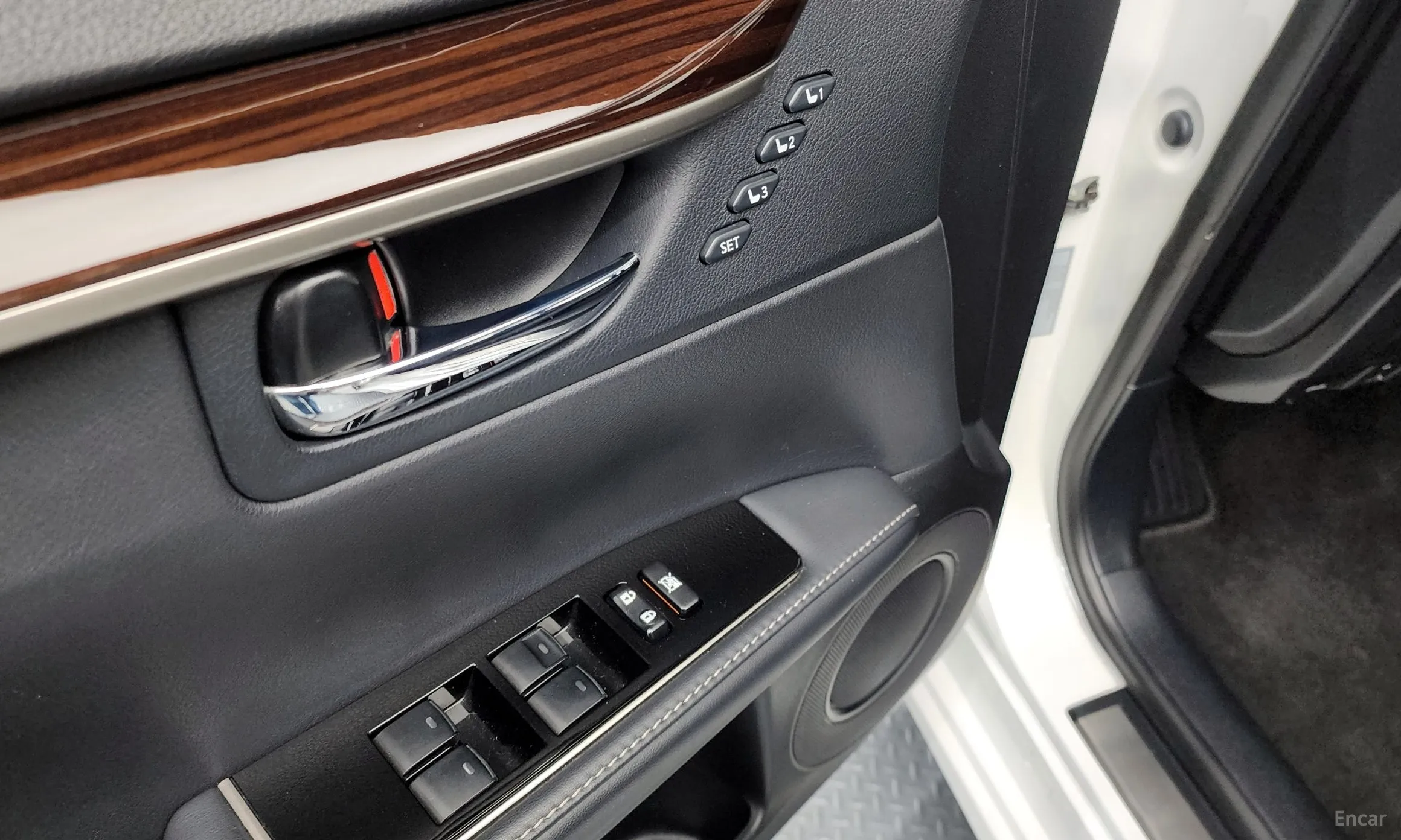 Lexus New ES300h превью 13