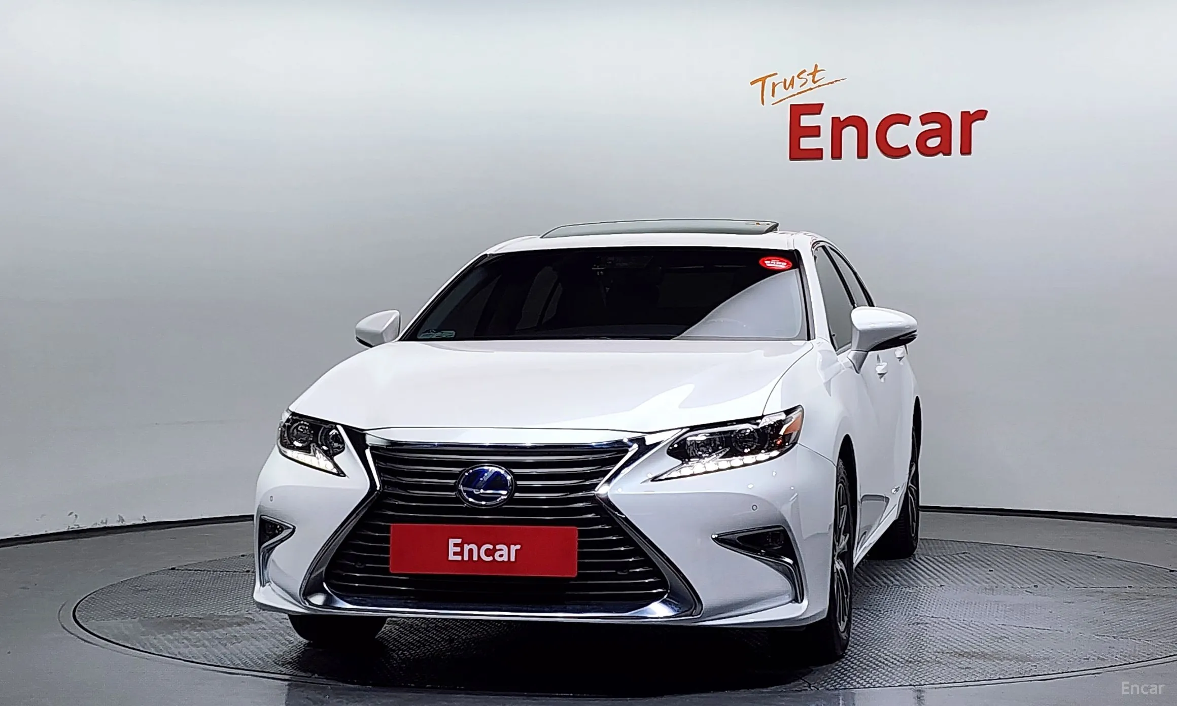 Lexus New ES300h превью 3