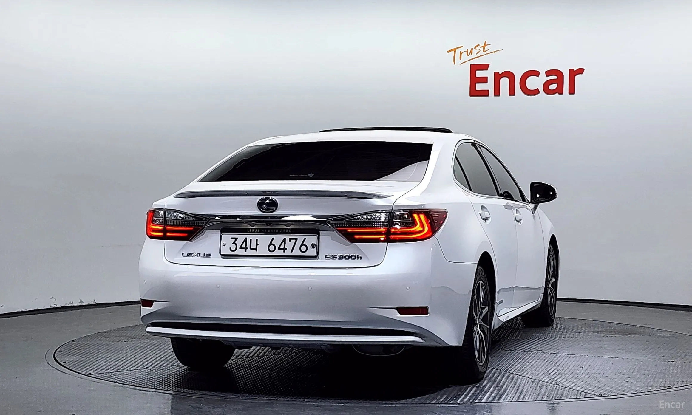 Lexus New ES300h превью 4