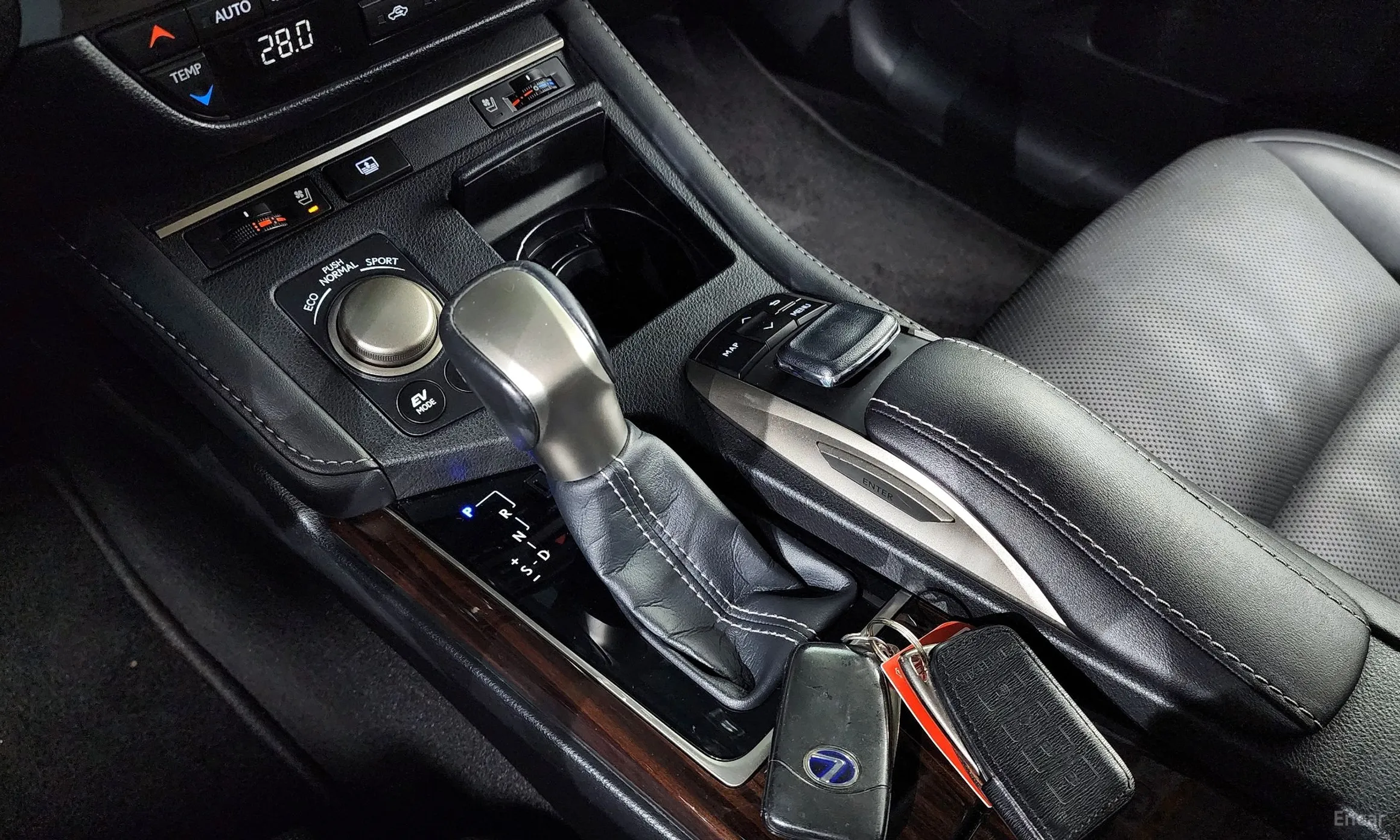 Lexus New ES300h превью 9