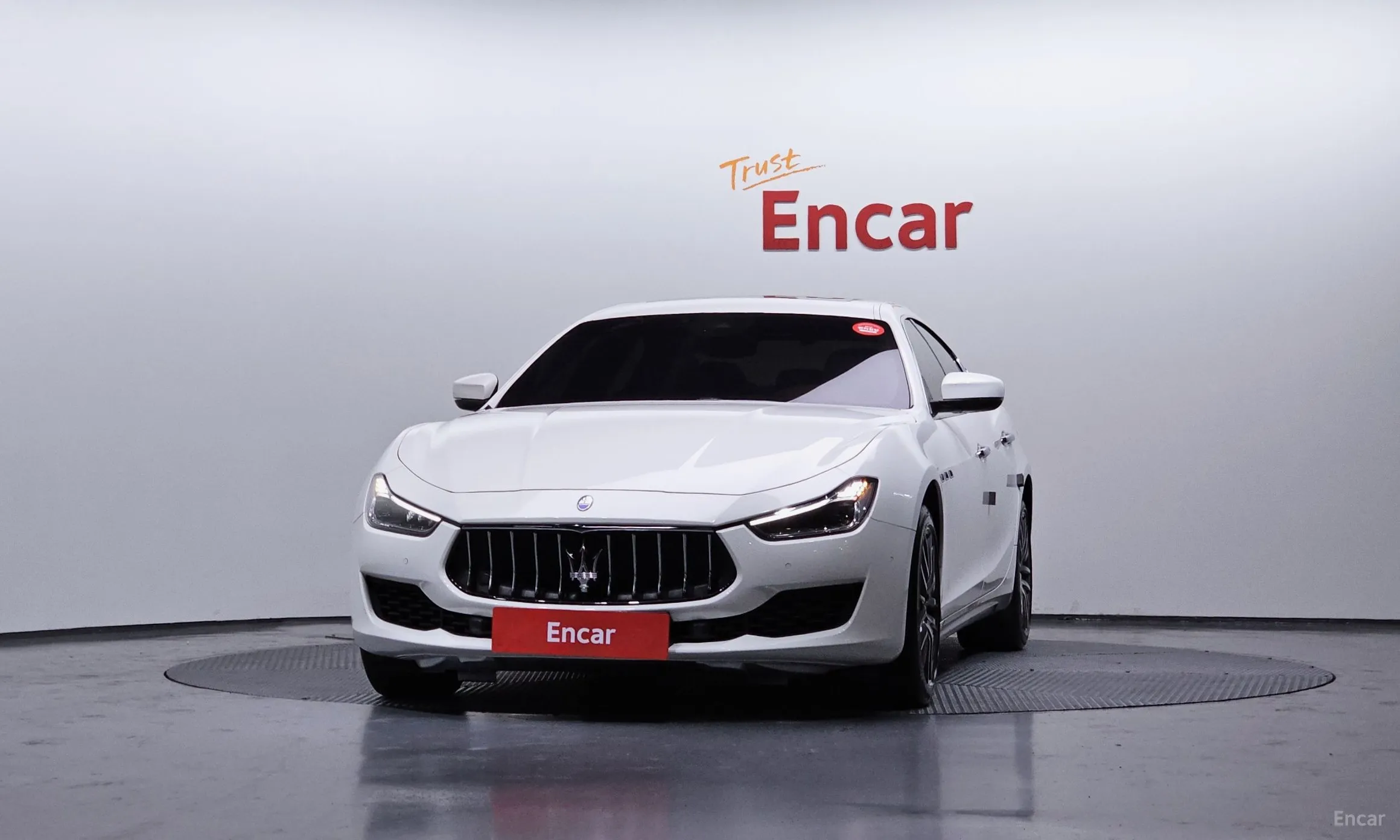 Maserati Ghibli превью 3