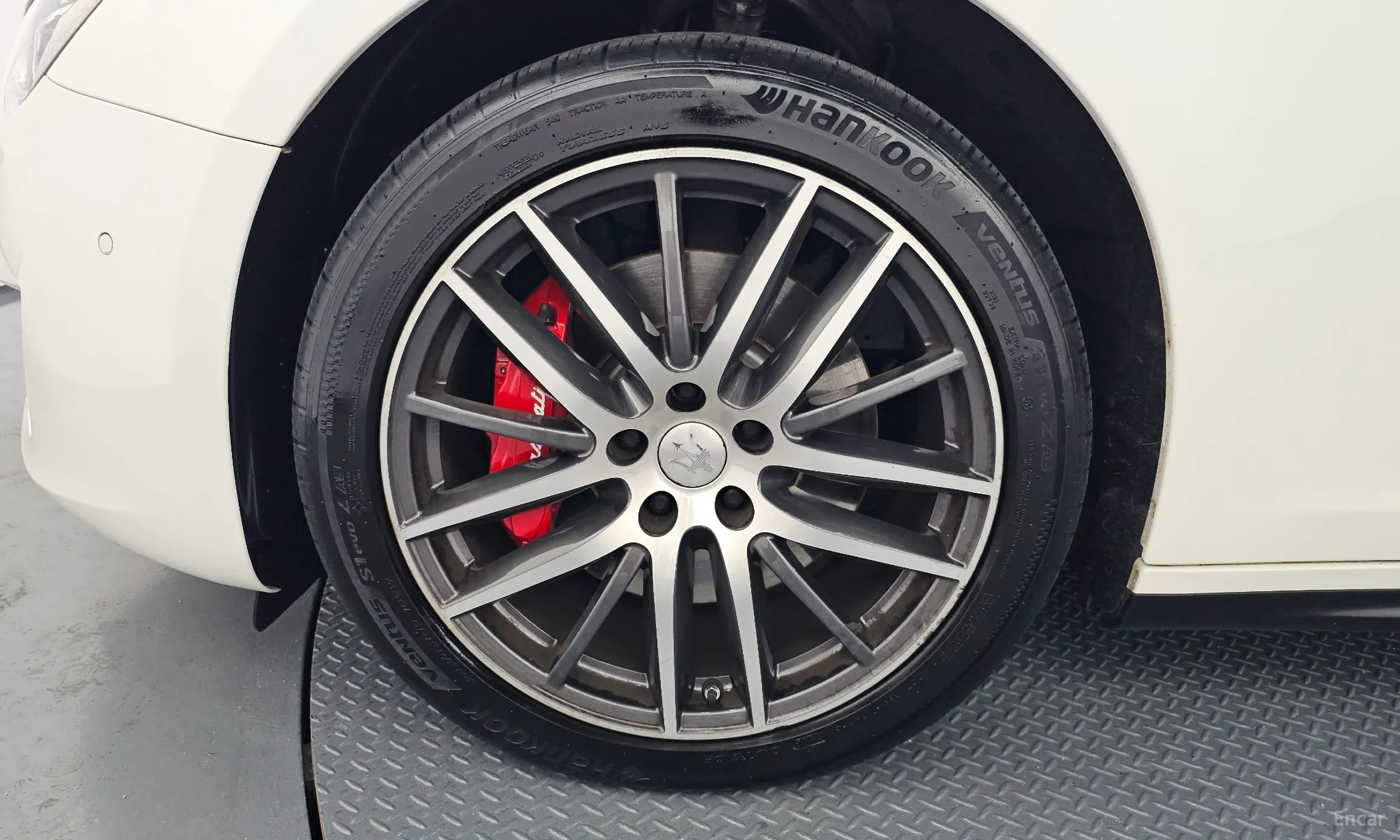 Maserati Ghibli превью 5