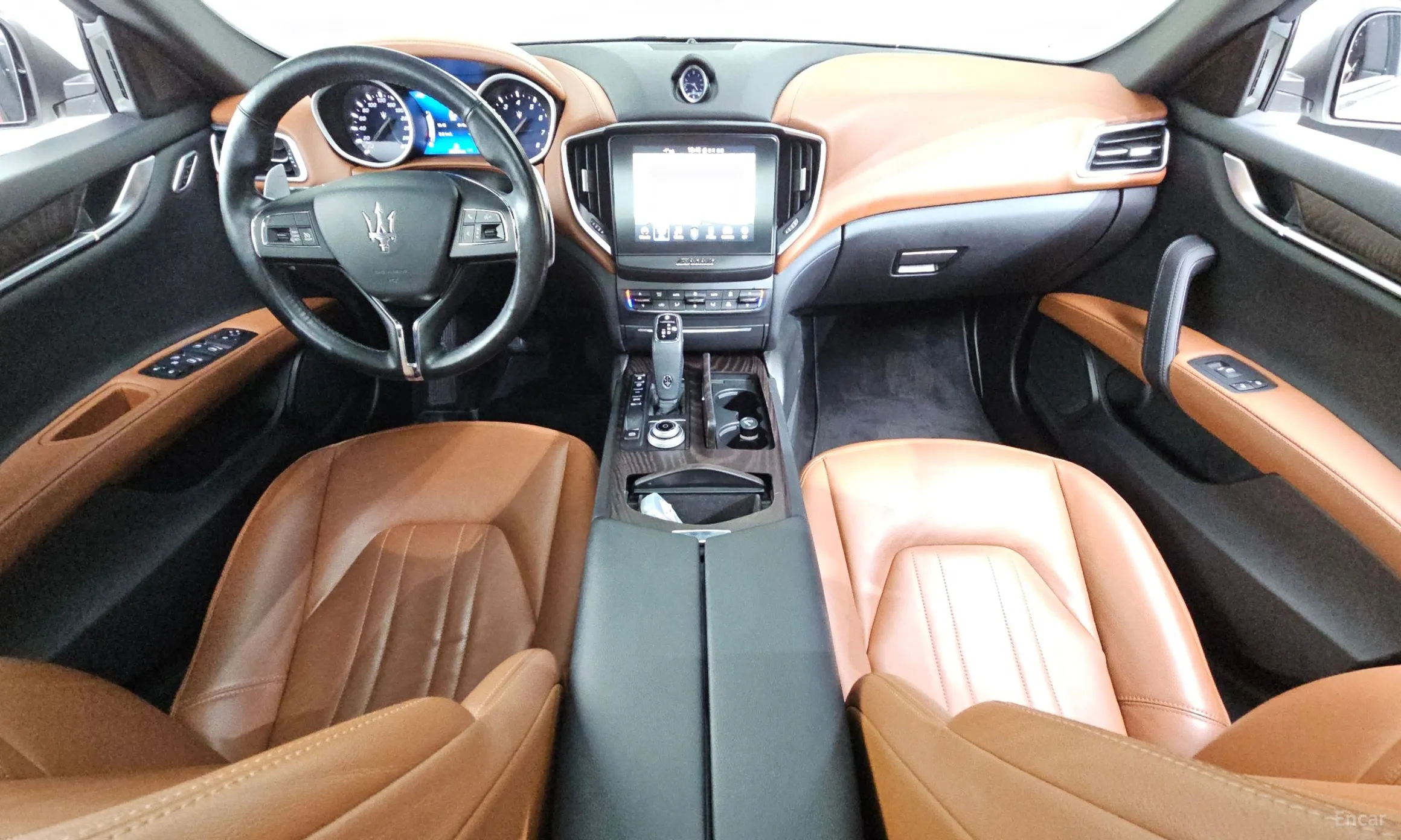 Maserati Ghibli превью 7