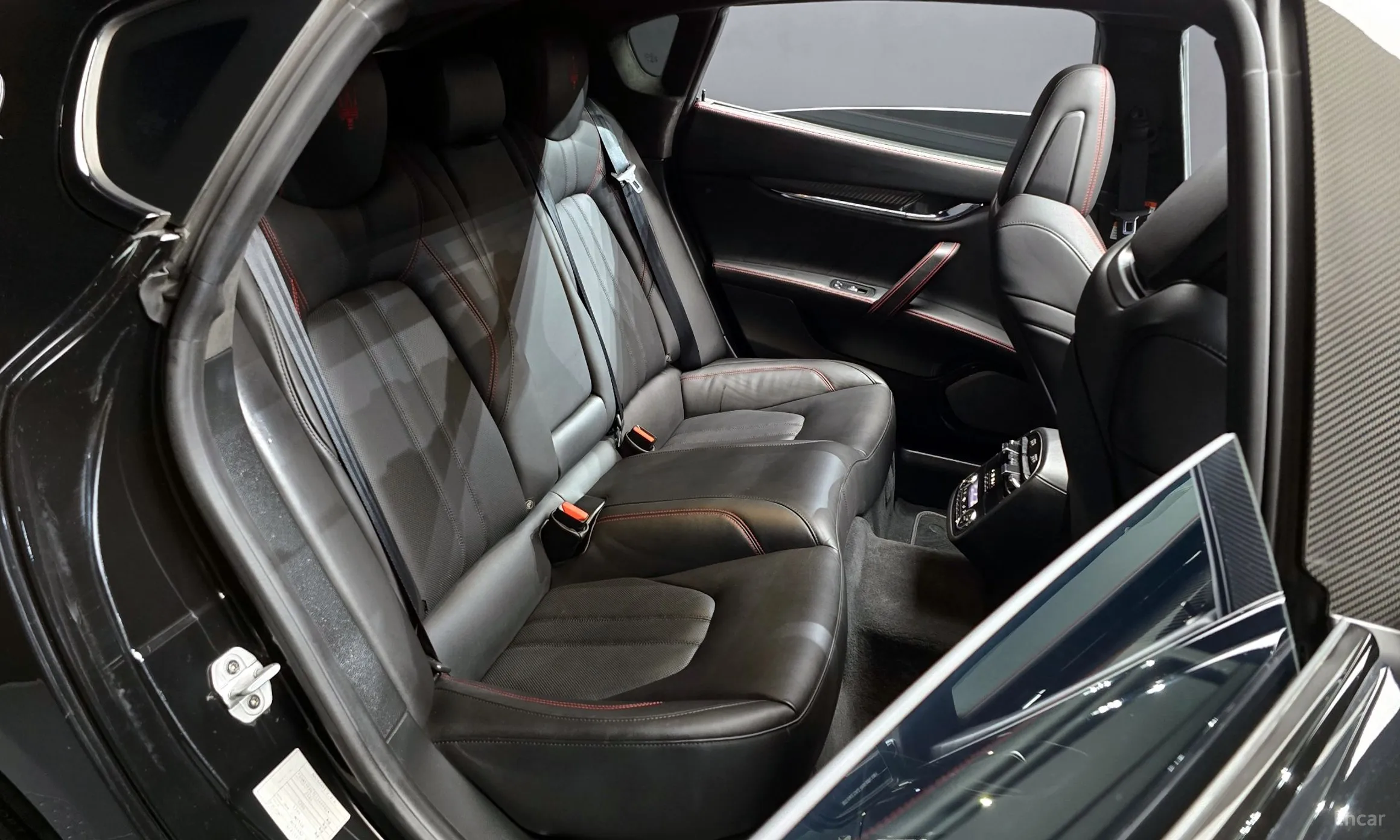 Maserati Quattroporte превью 12