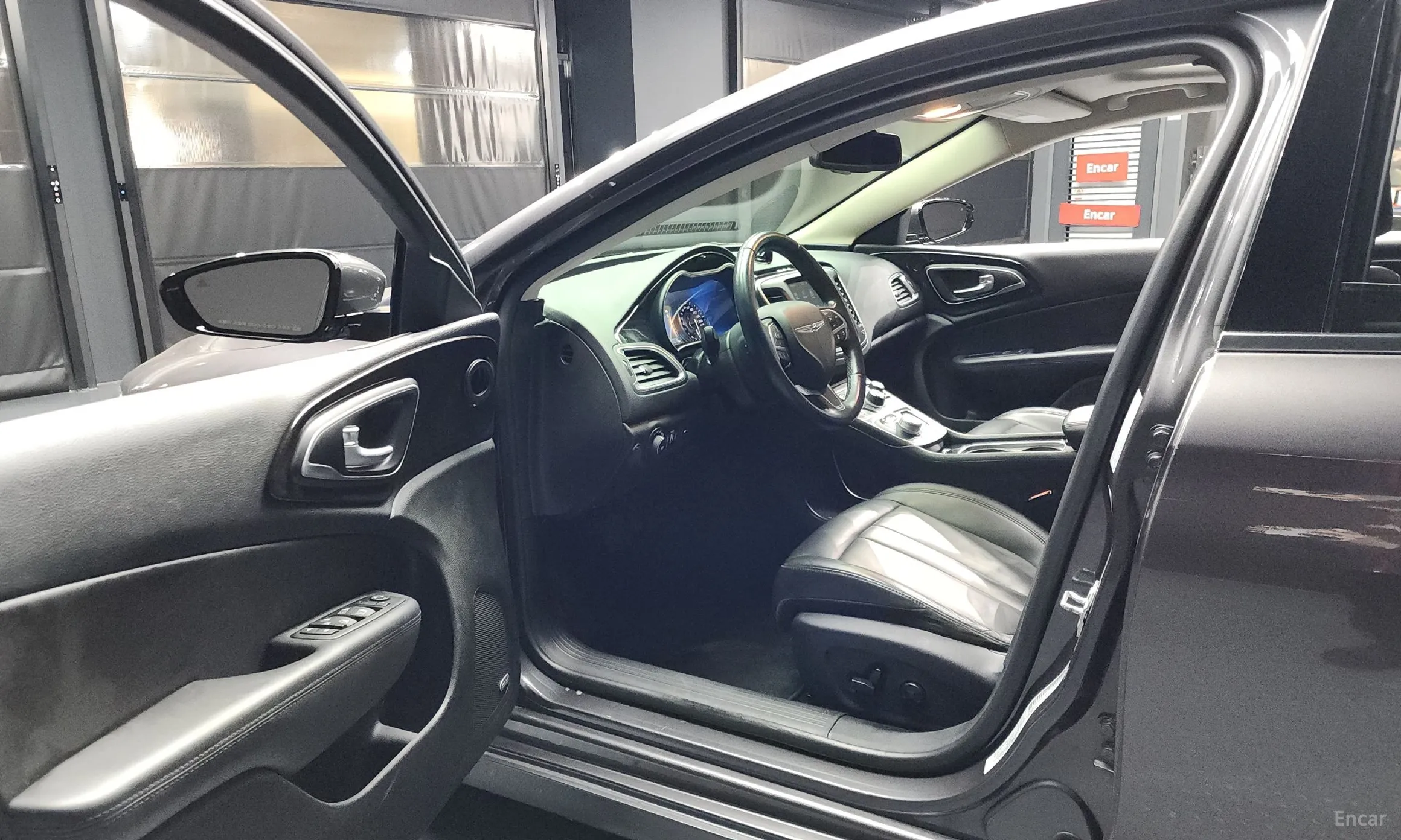 Chrysler 200 Second generation превью 10
