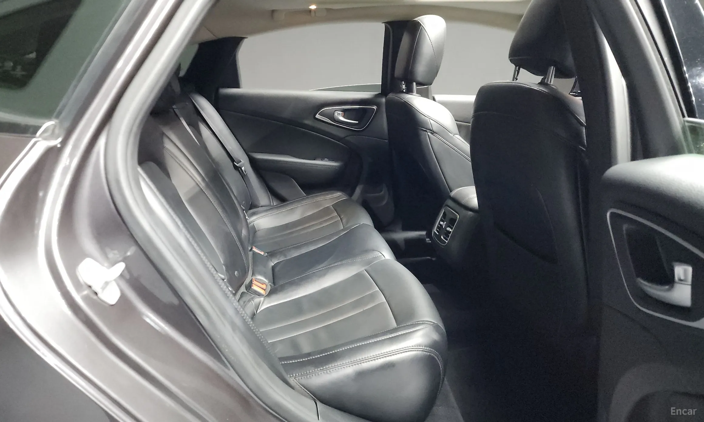 Chrysler 200 Second generation превью 12