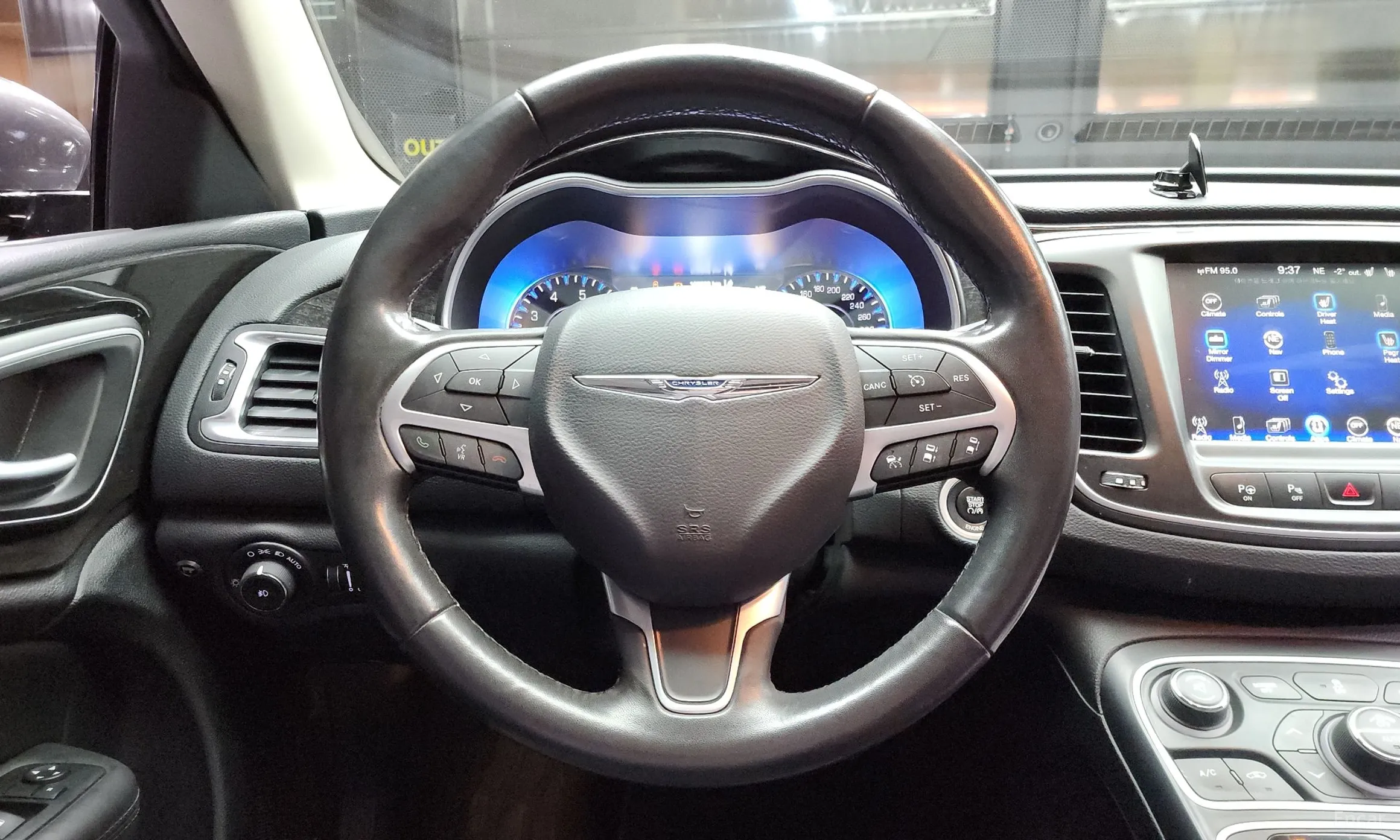 Chrysler 200 Second generation превью 13