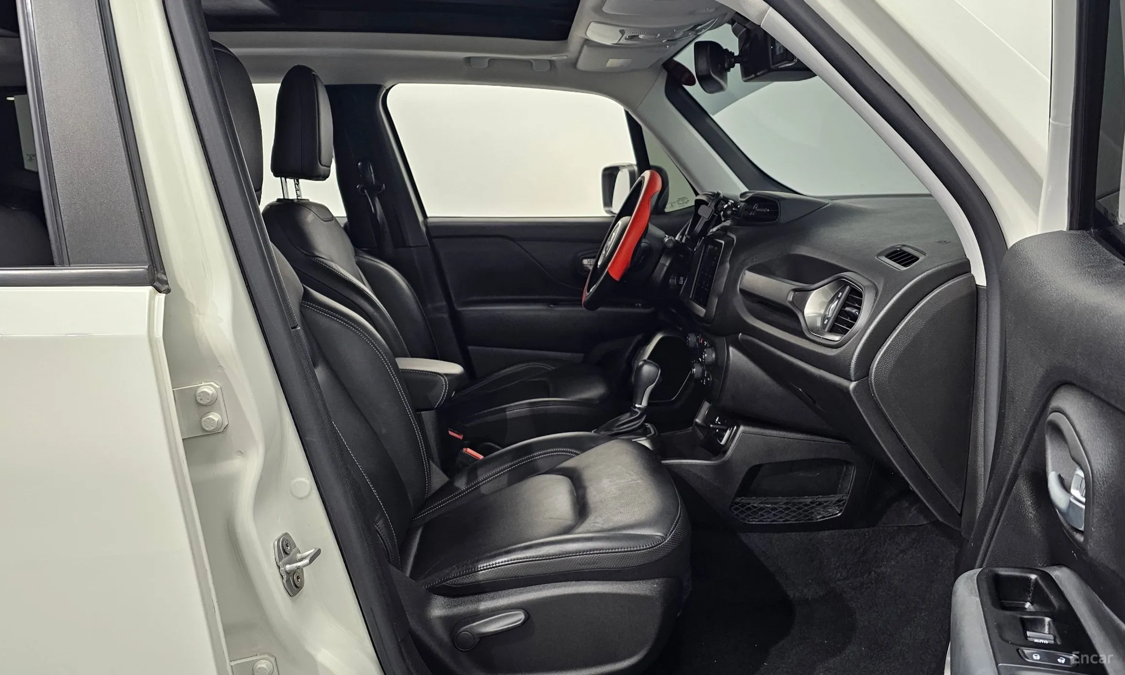 Jeep Renegade превью 10