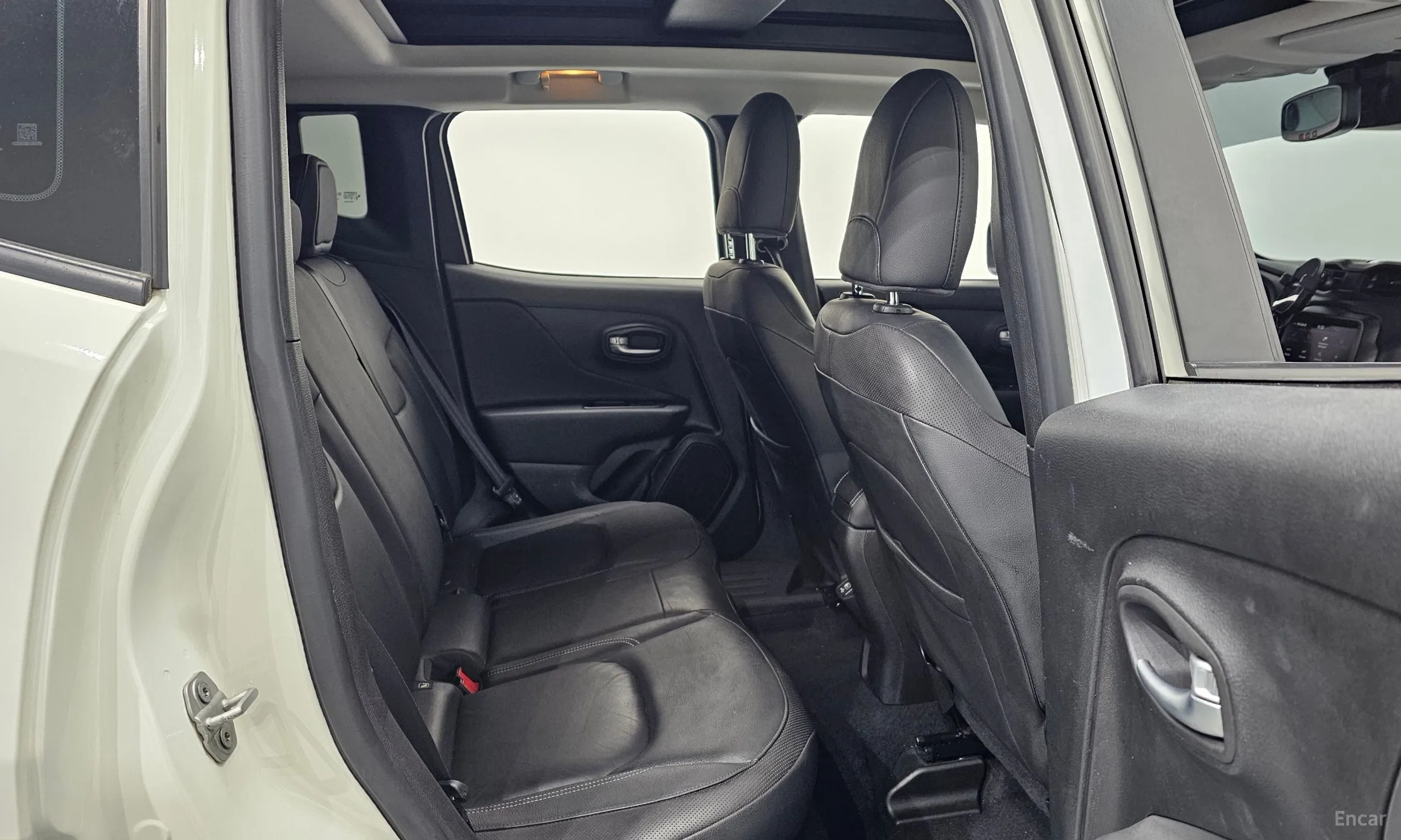 Jeep Renegade превью 12