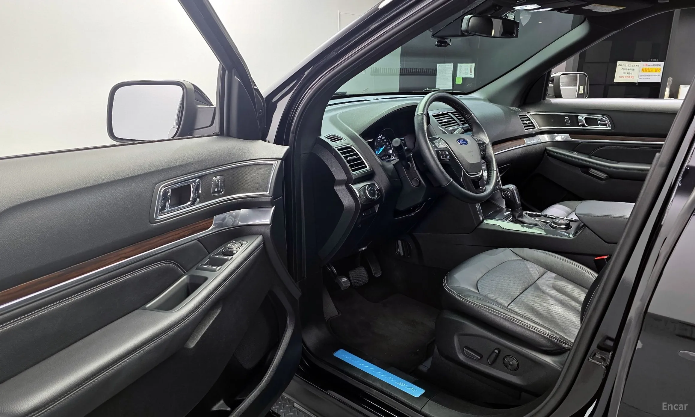 Ford Explorer превью 10