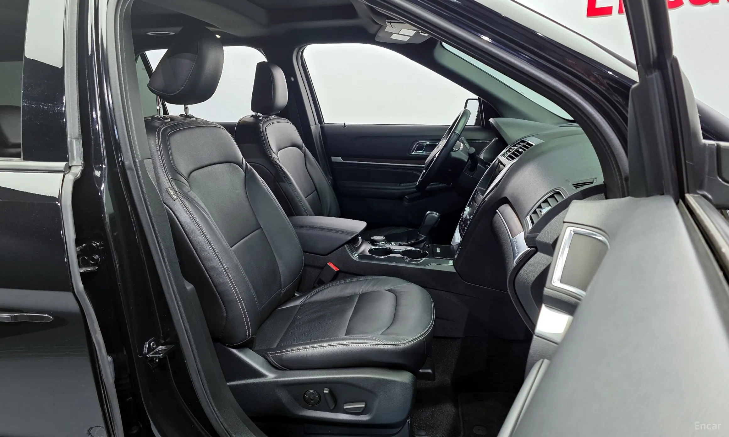 Ford Explorer превью 11