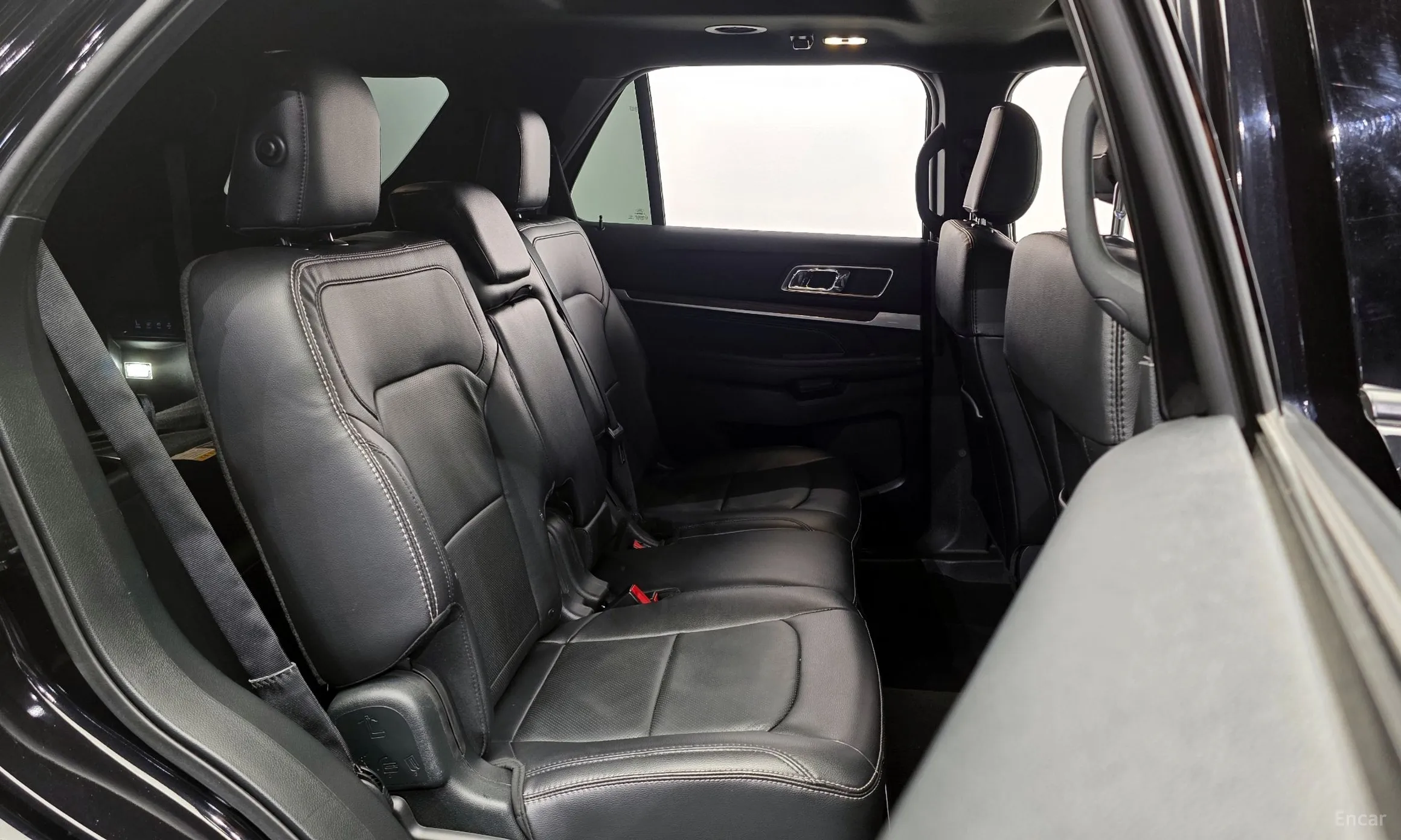 Ford Explorer превью 12