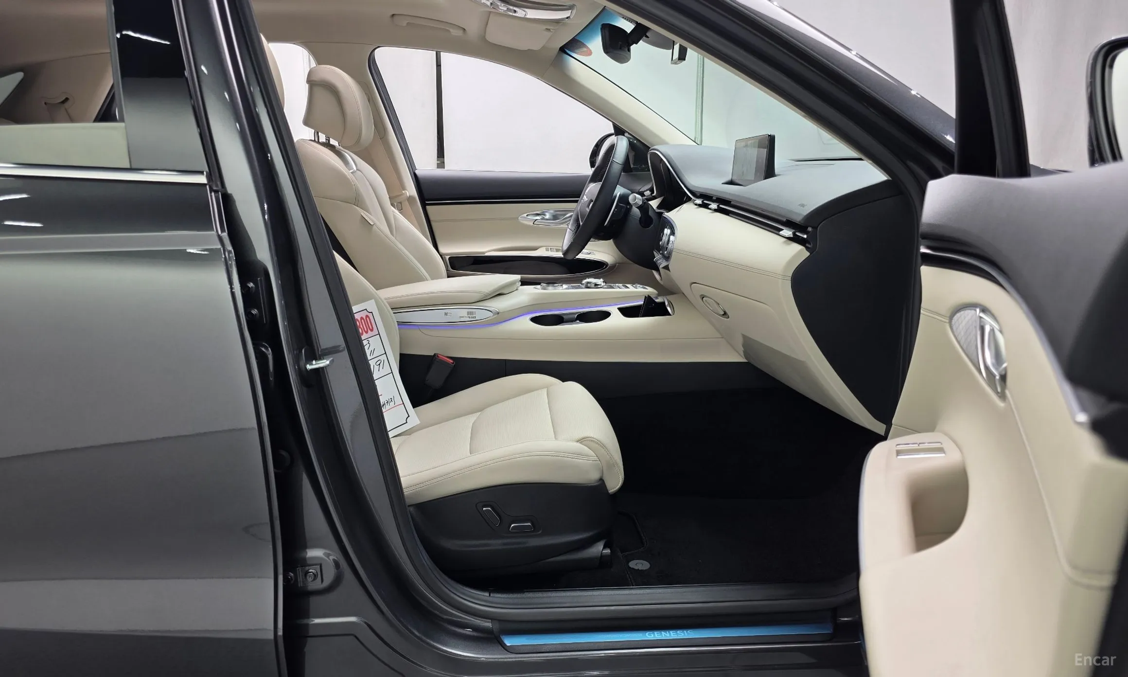 Genesis GV70 превью 10