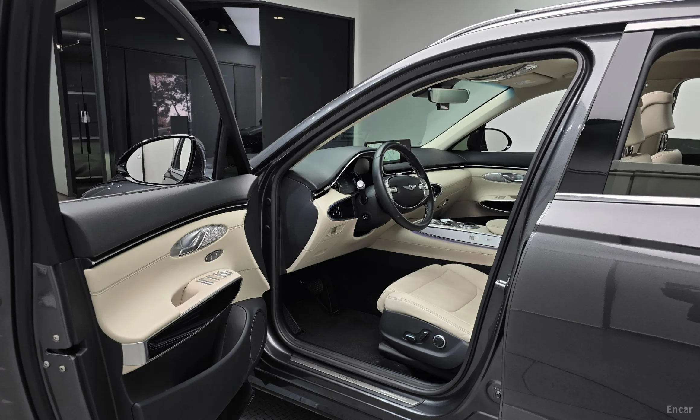 Genesis GV70 превью 11
