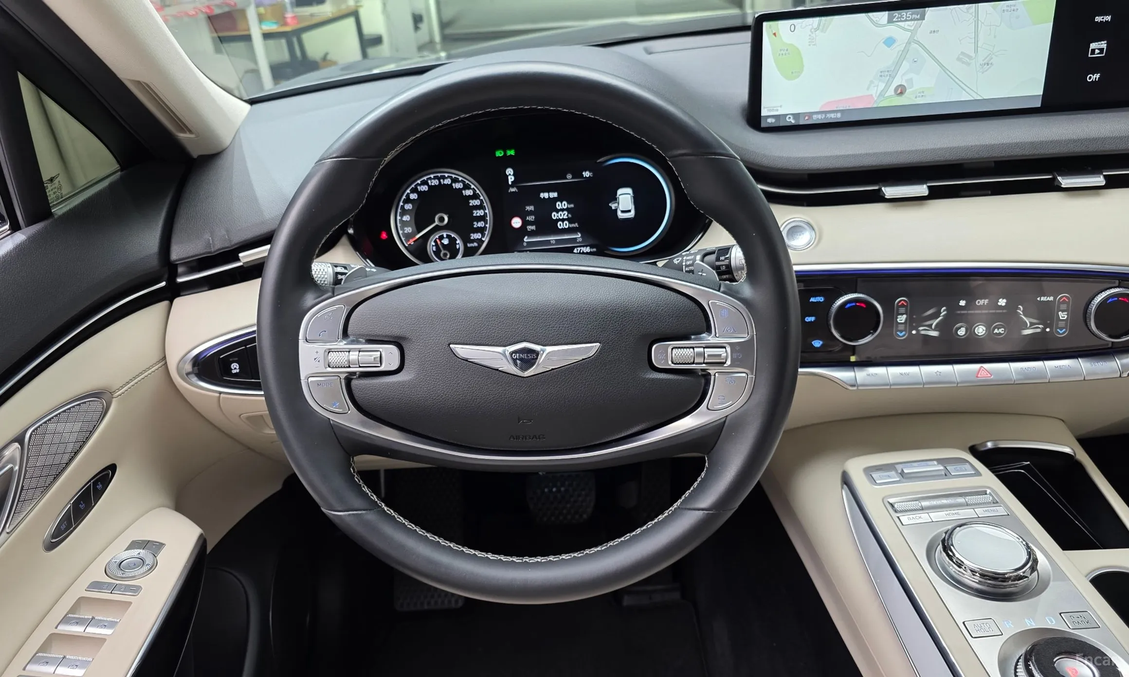 Genesis GV70 превью 13
