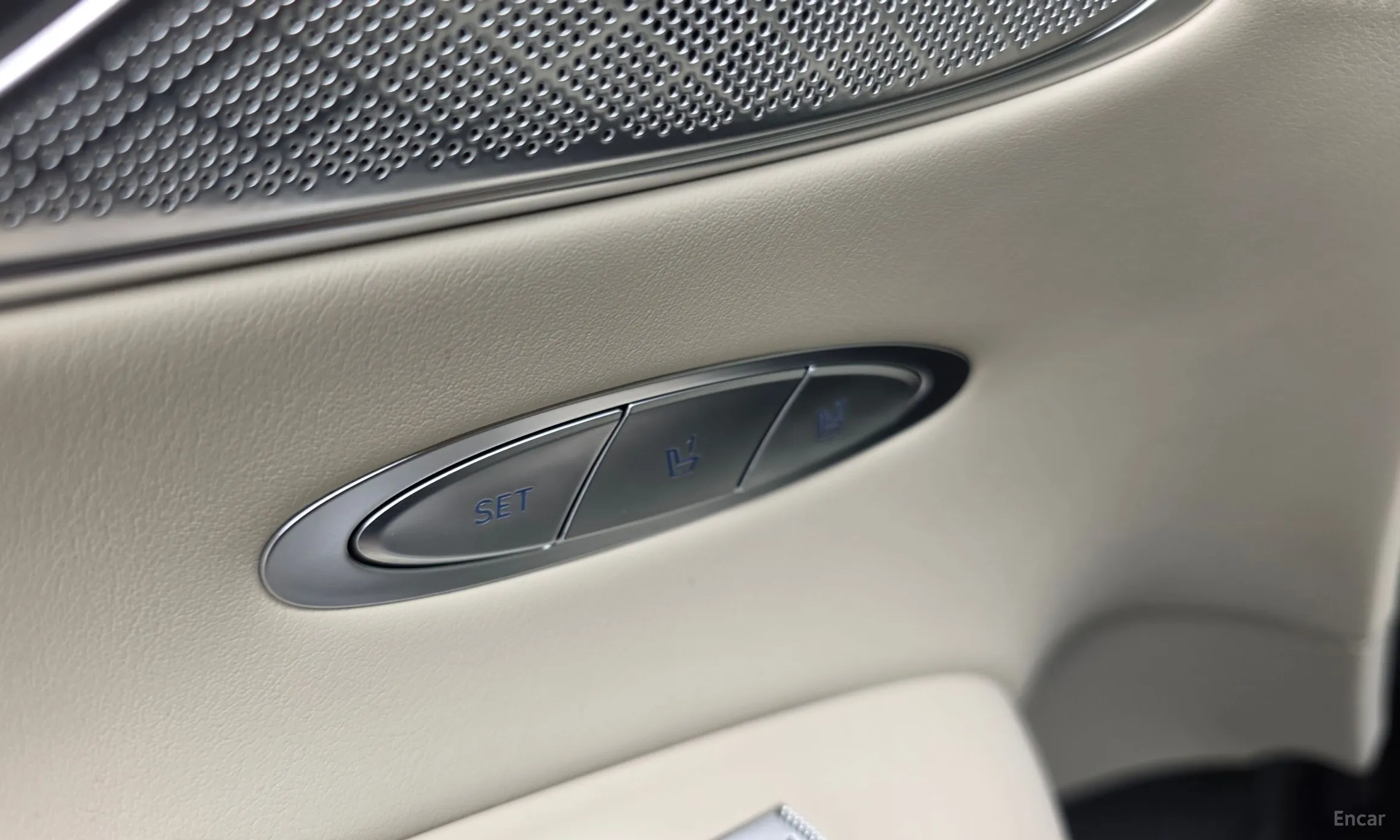 Genesis GV70 превью 16