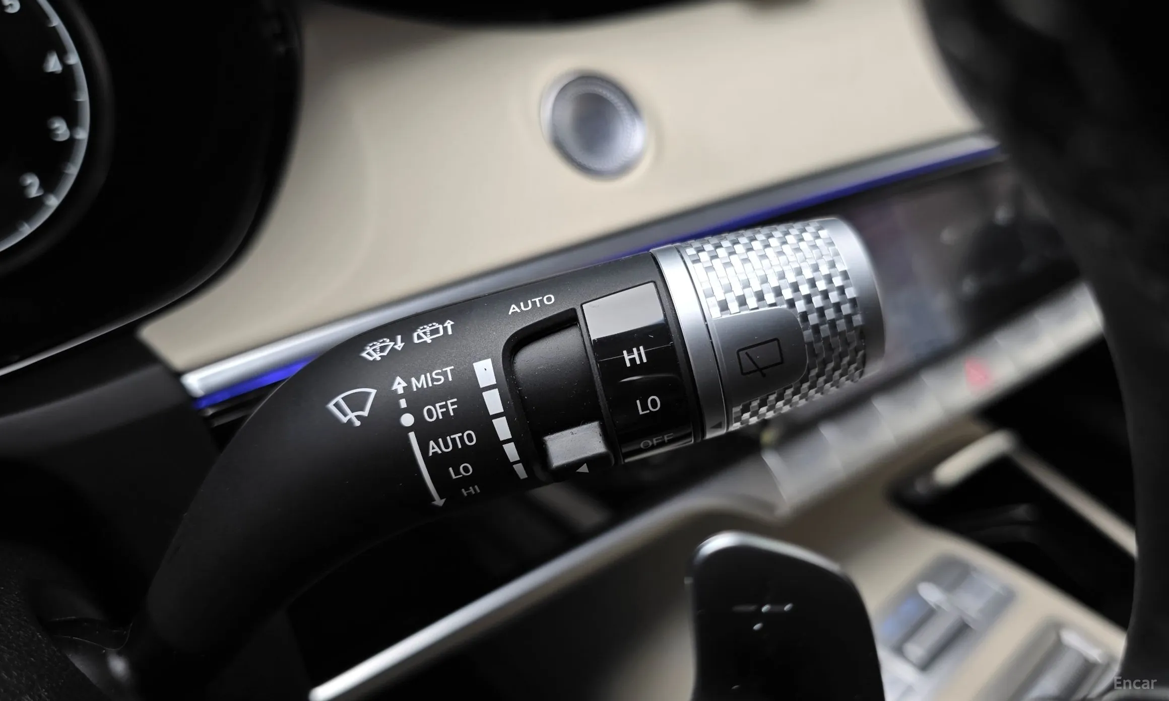 Genesis GV70 превью 17