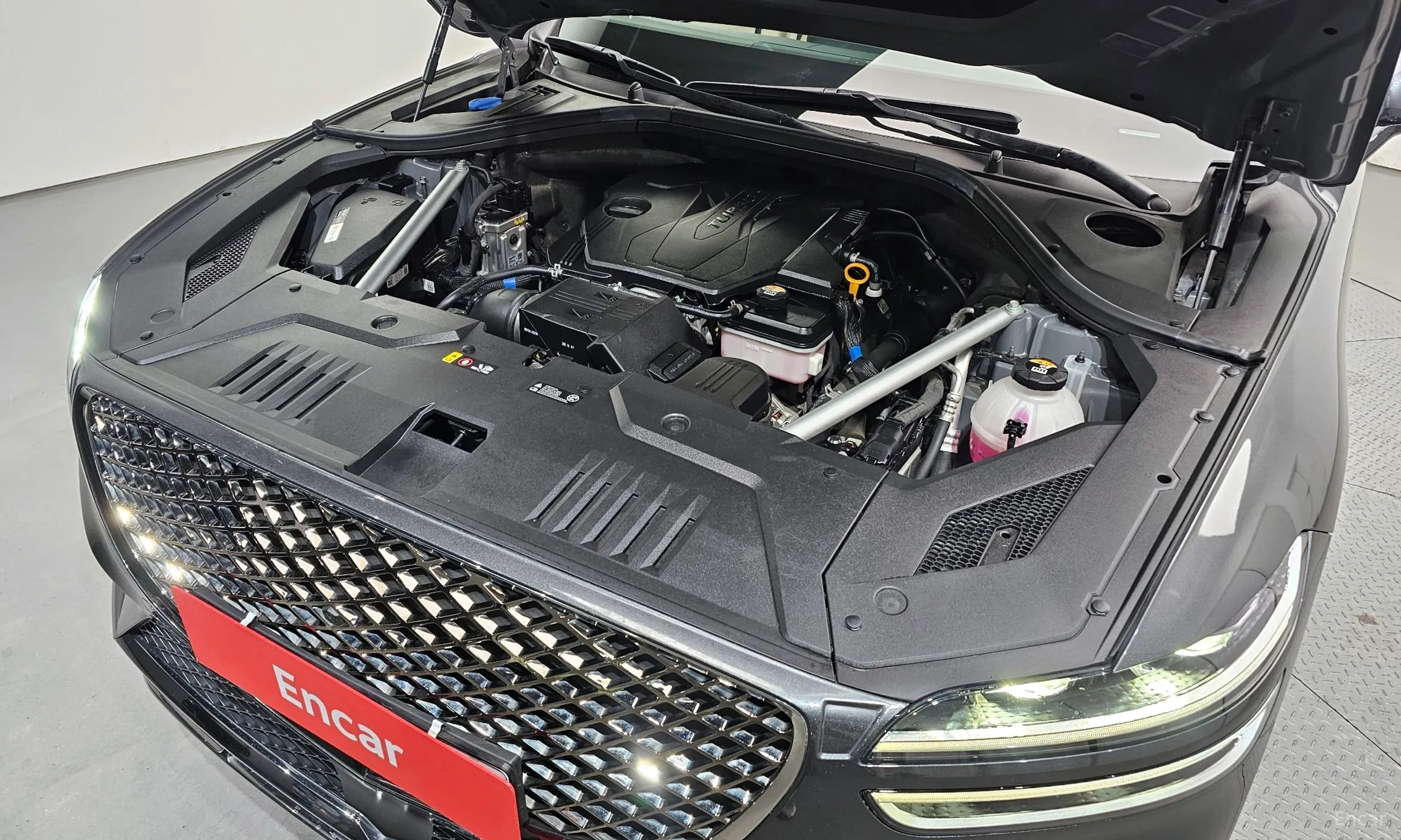 Genesis GV70 превью 6