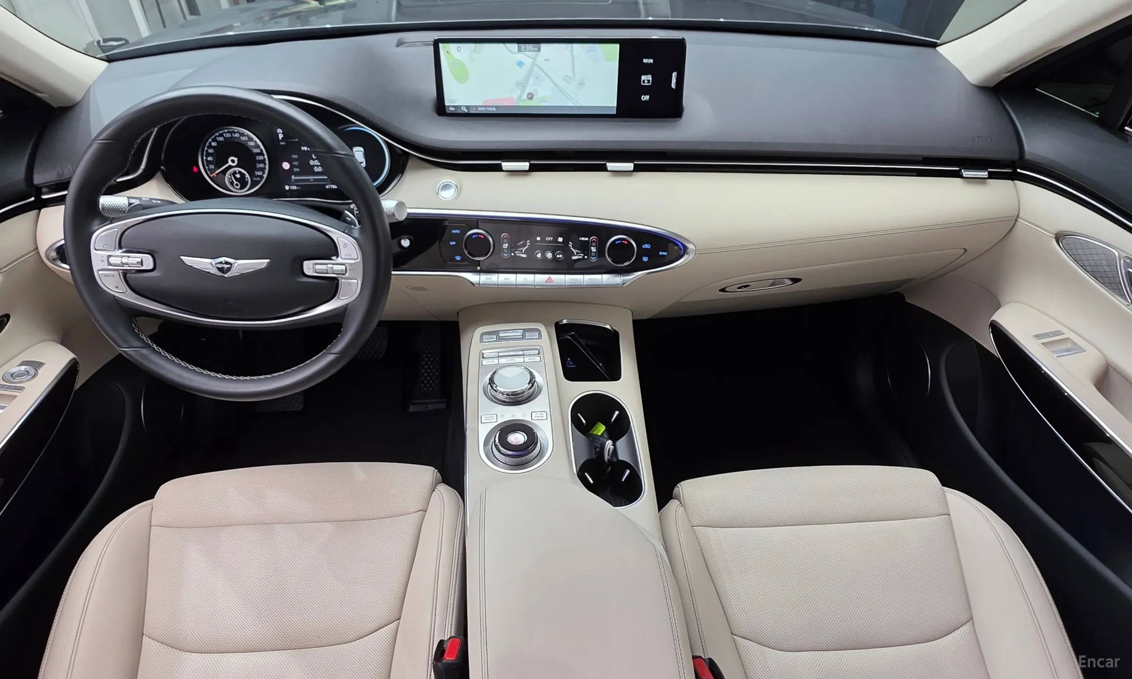 Genesis GV70 превью 7