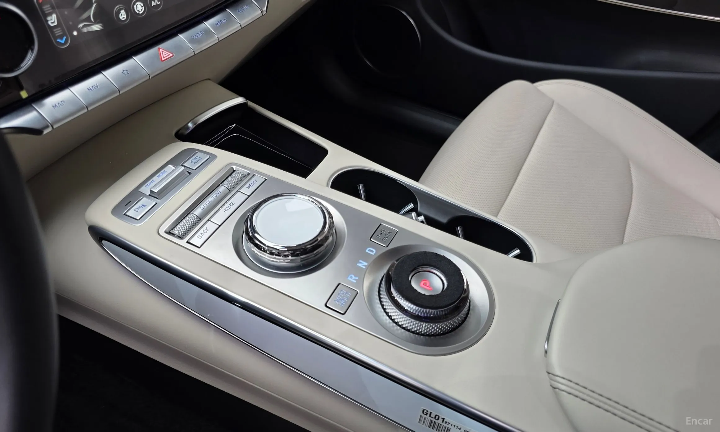 Genesis GV70 превью 9
