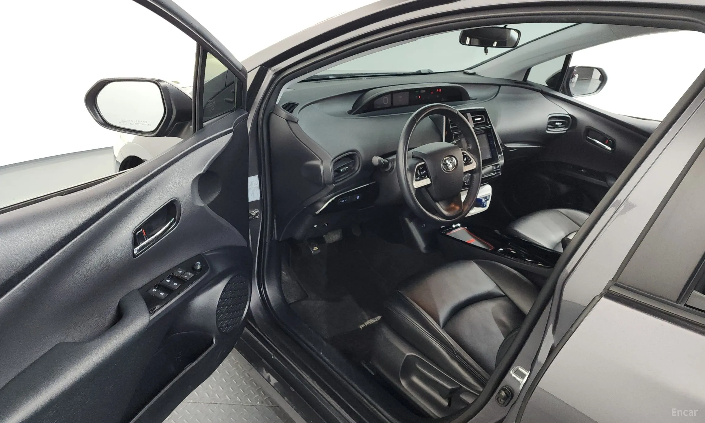 Toyota Prius 4th Generation превью 10