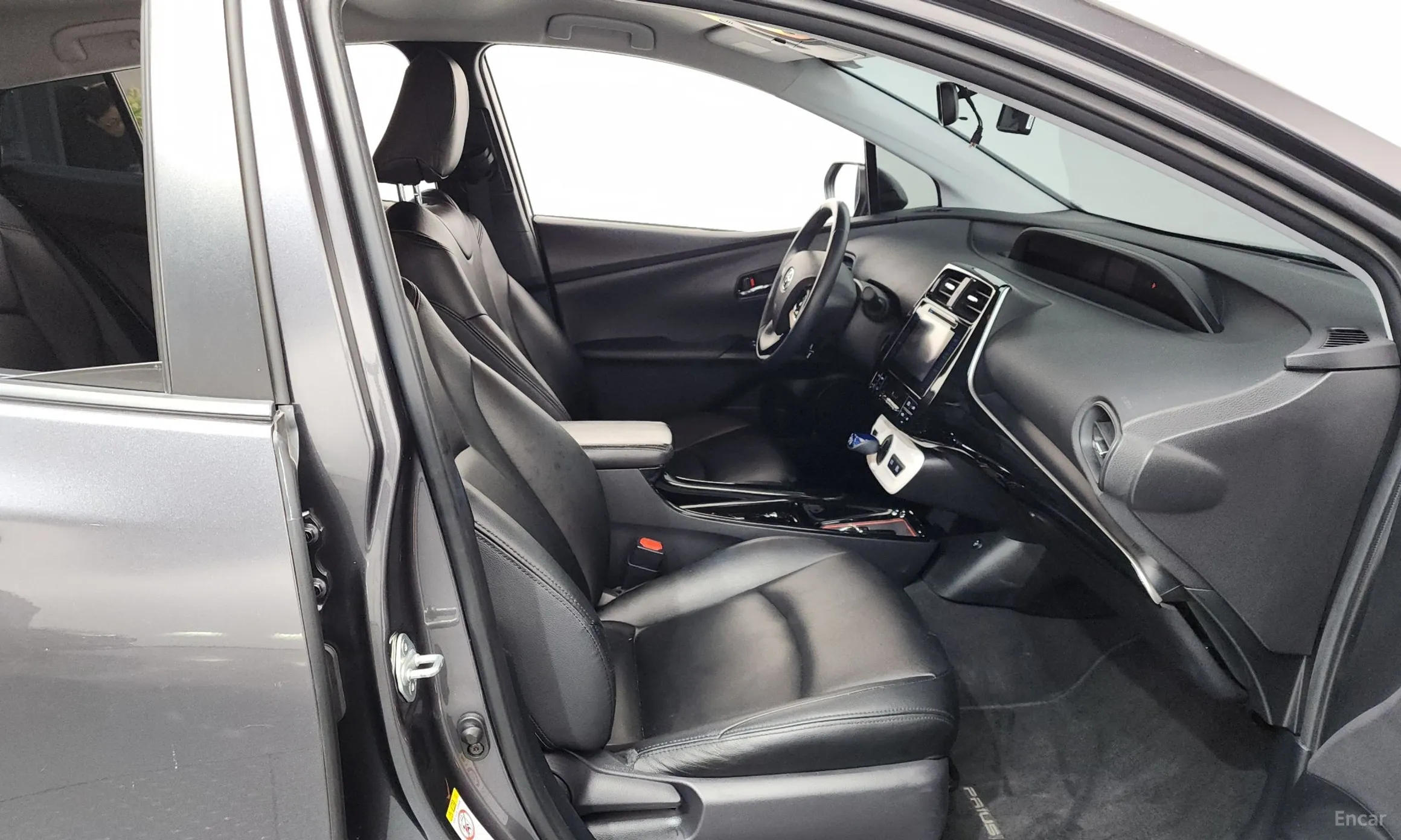 Toyota Prius 4th Generation превью 11