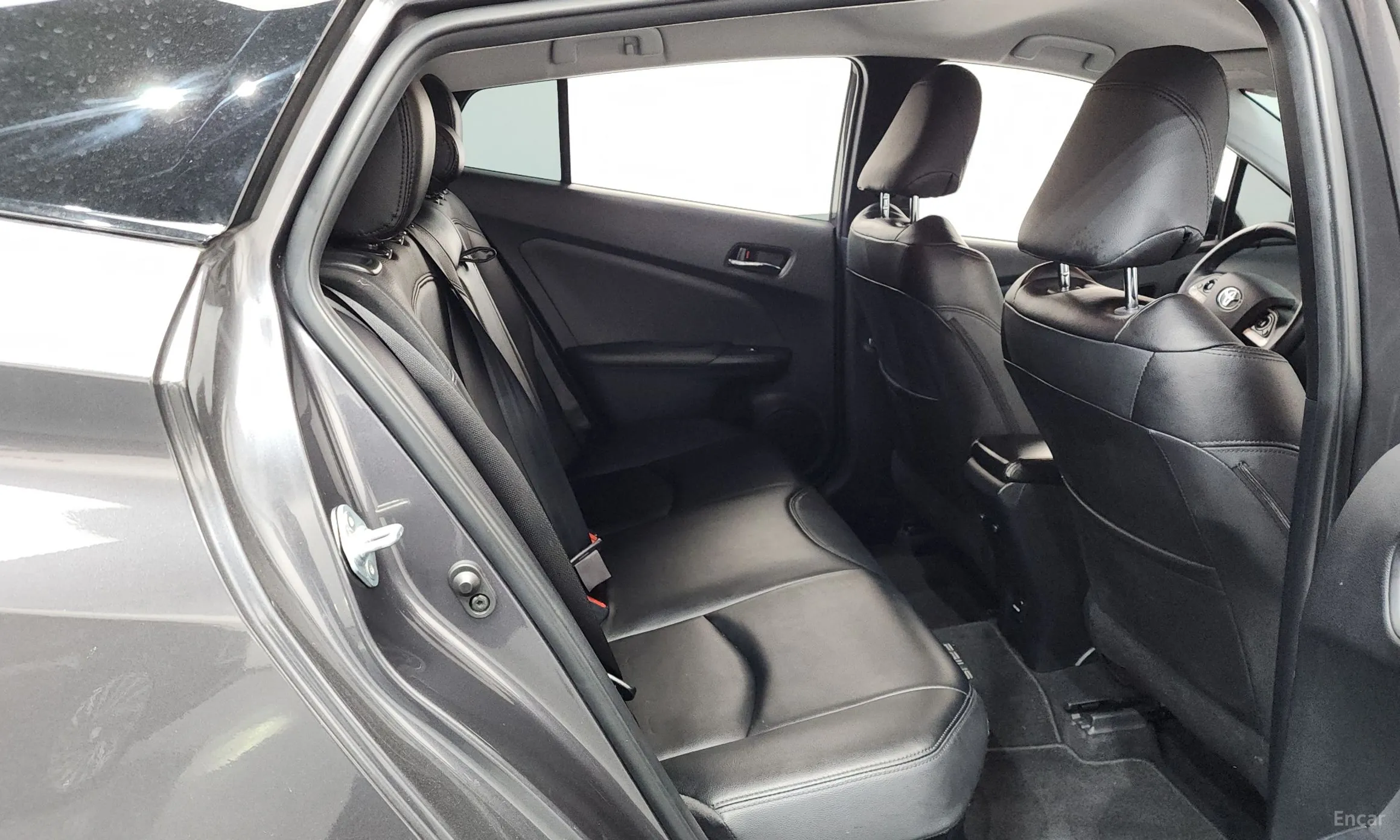 Toyota Prius 4th Generation превью 12