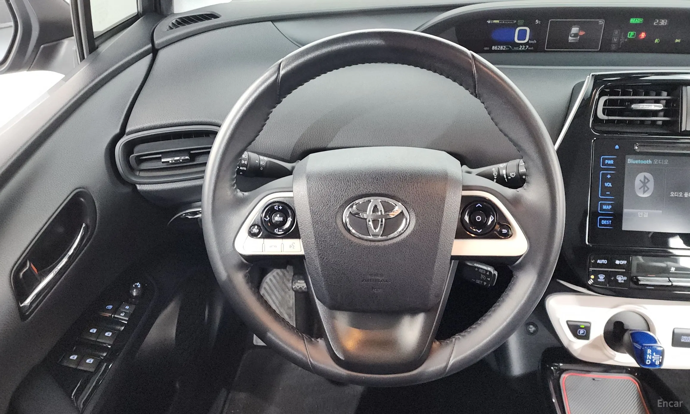 Toyota Prius 4th Generation превью 13