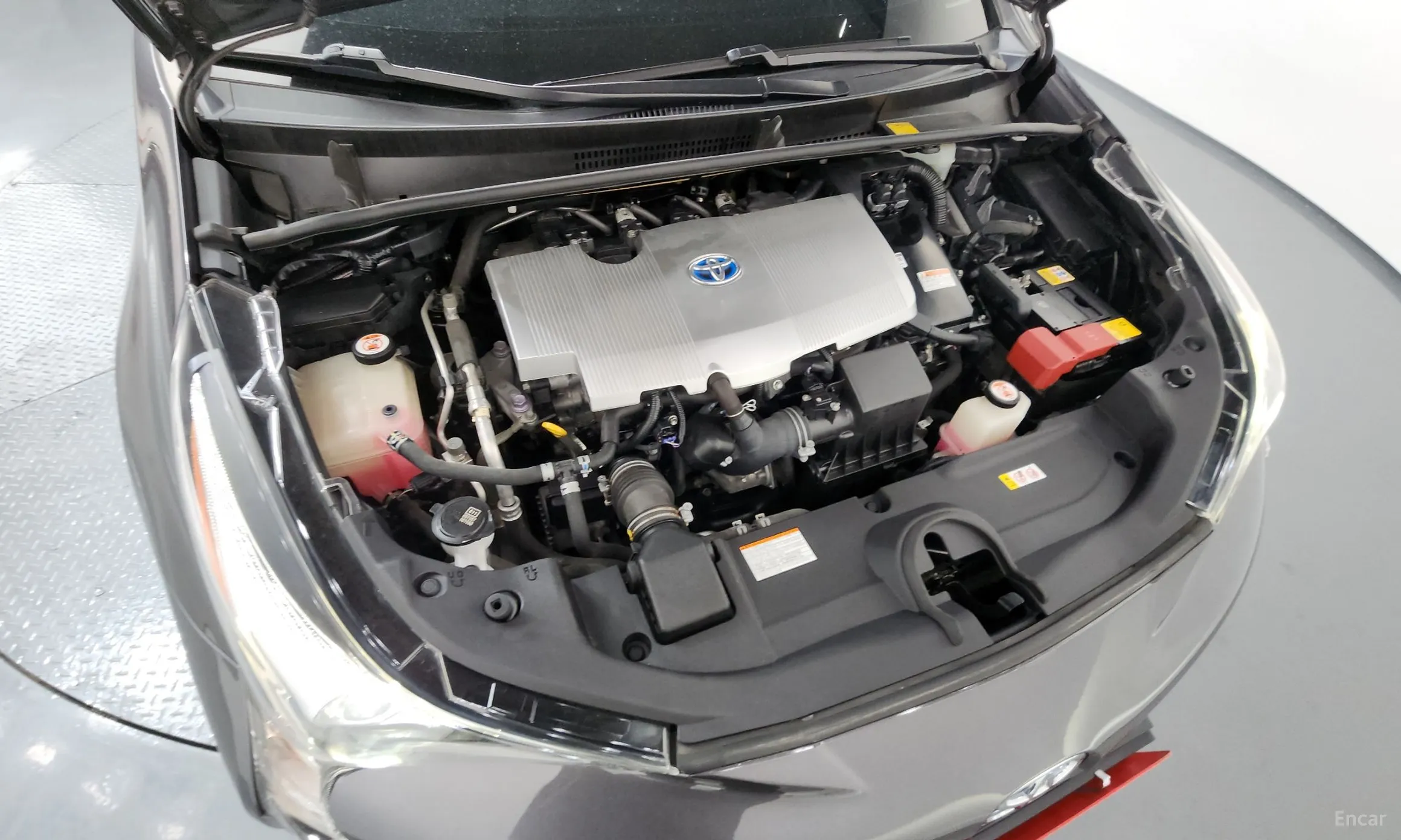 Toyota Prius 4th Generation превью 6