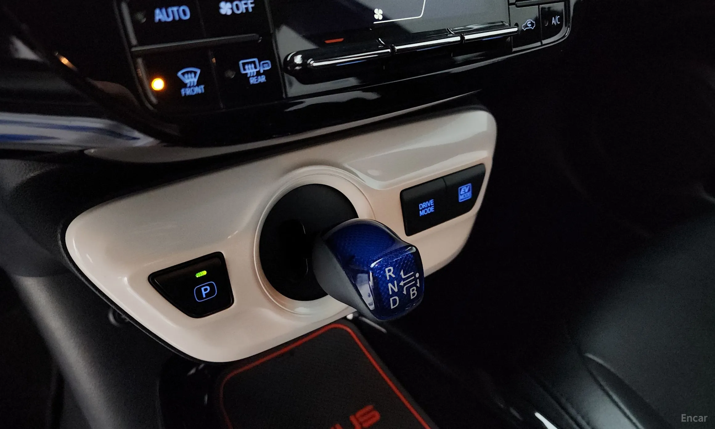 Toyota Prius 4th Generation превью 9