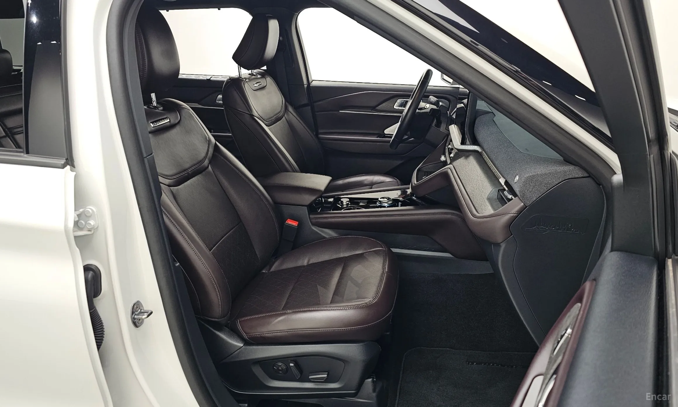 Ford Explorer 6th Generation превью 12